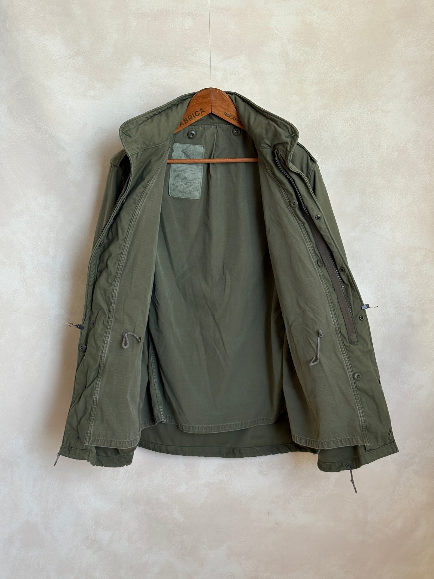 Med Long. Authentic 1987 US Army M-65 field jacket Military