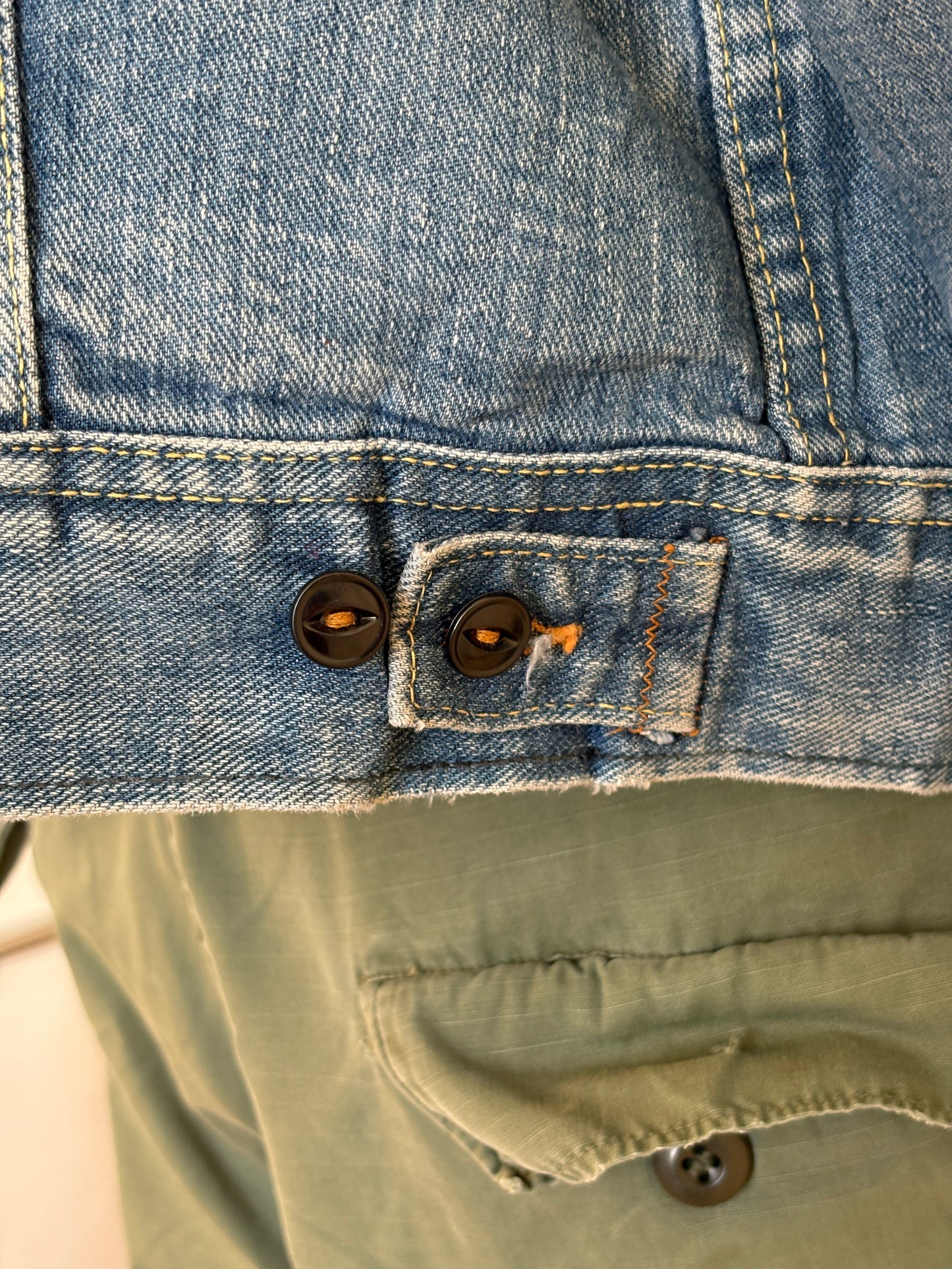 Size 50US XXL. Vintage 70s Lee Union Made Denim Shirt – 2 Pockets – Made in USA