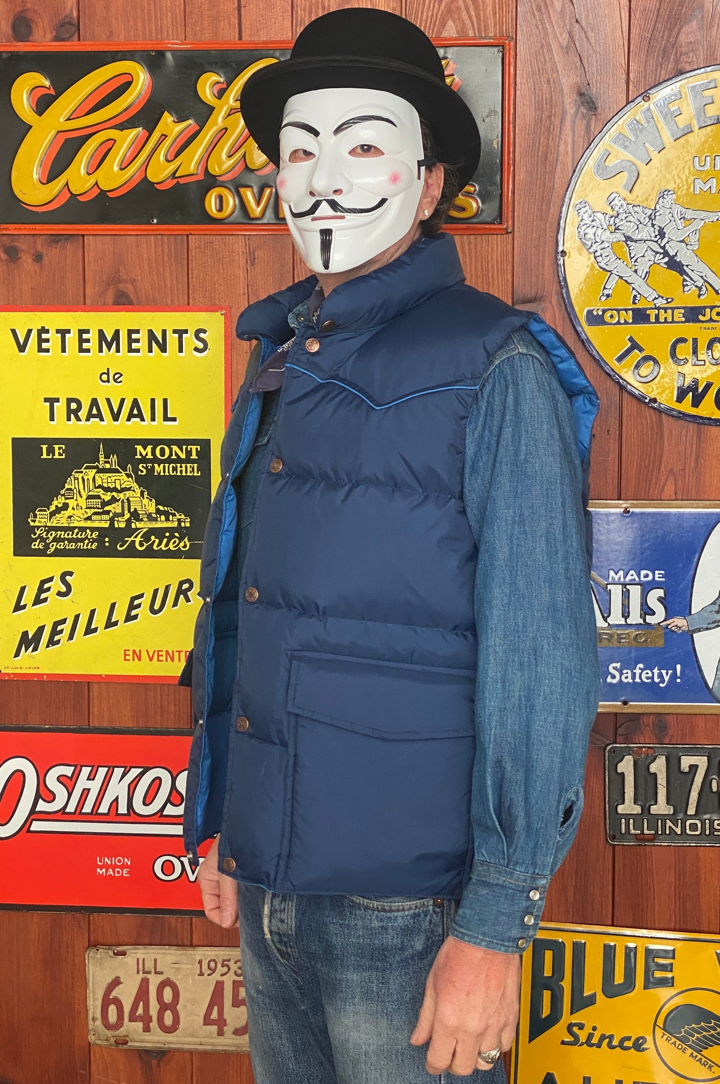 Vintage down vest made by Kmart, size Large - Retro style and cozy warmth for chilly days.