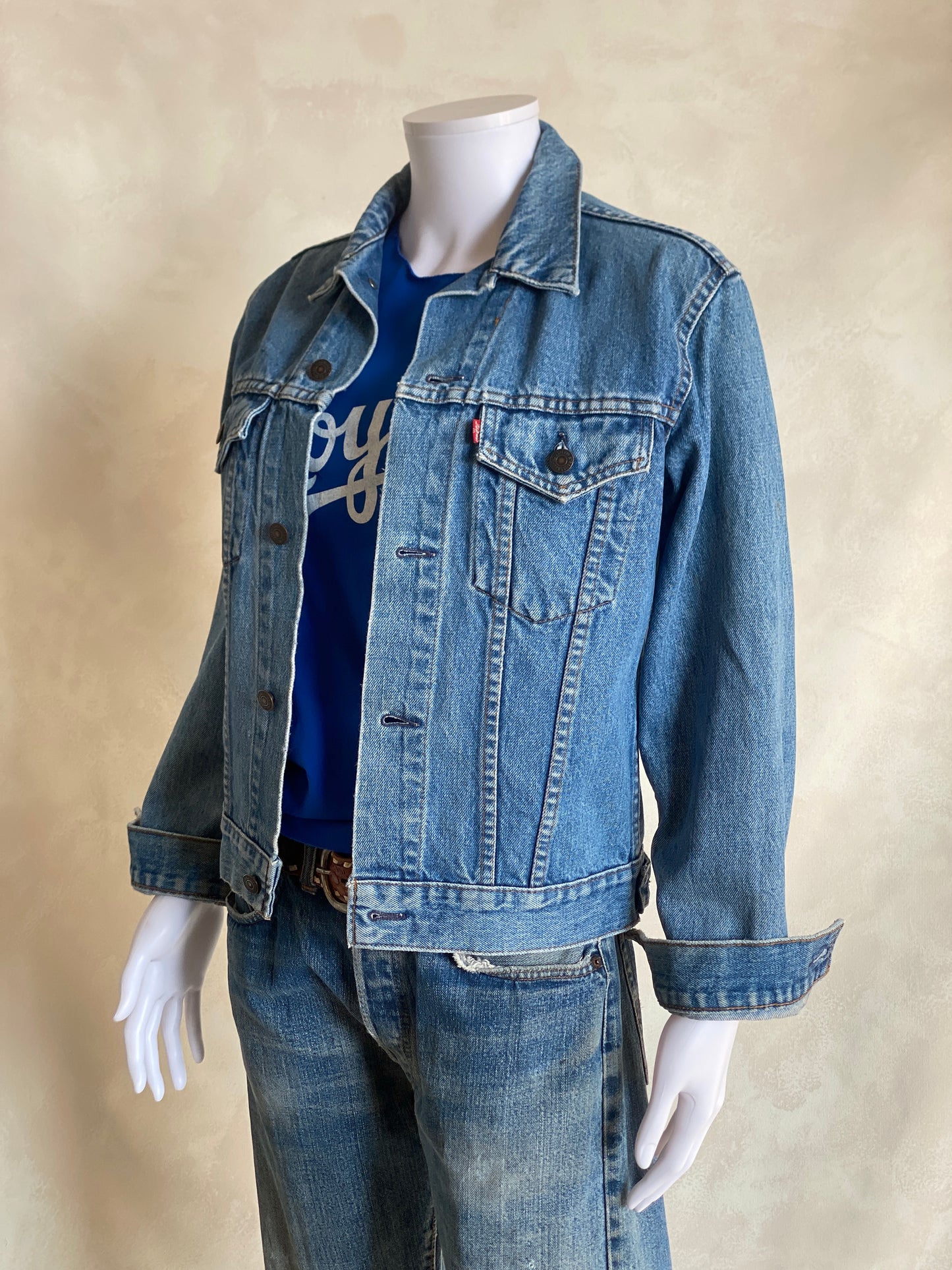 Size 36US / 46EU .Vintage Levis 2 pockets jacket Made in Canada