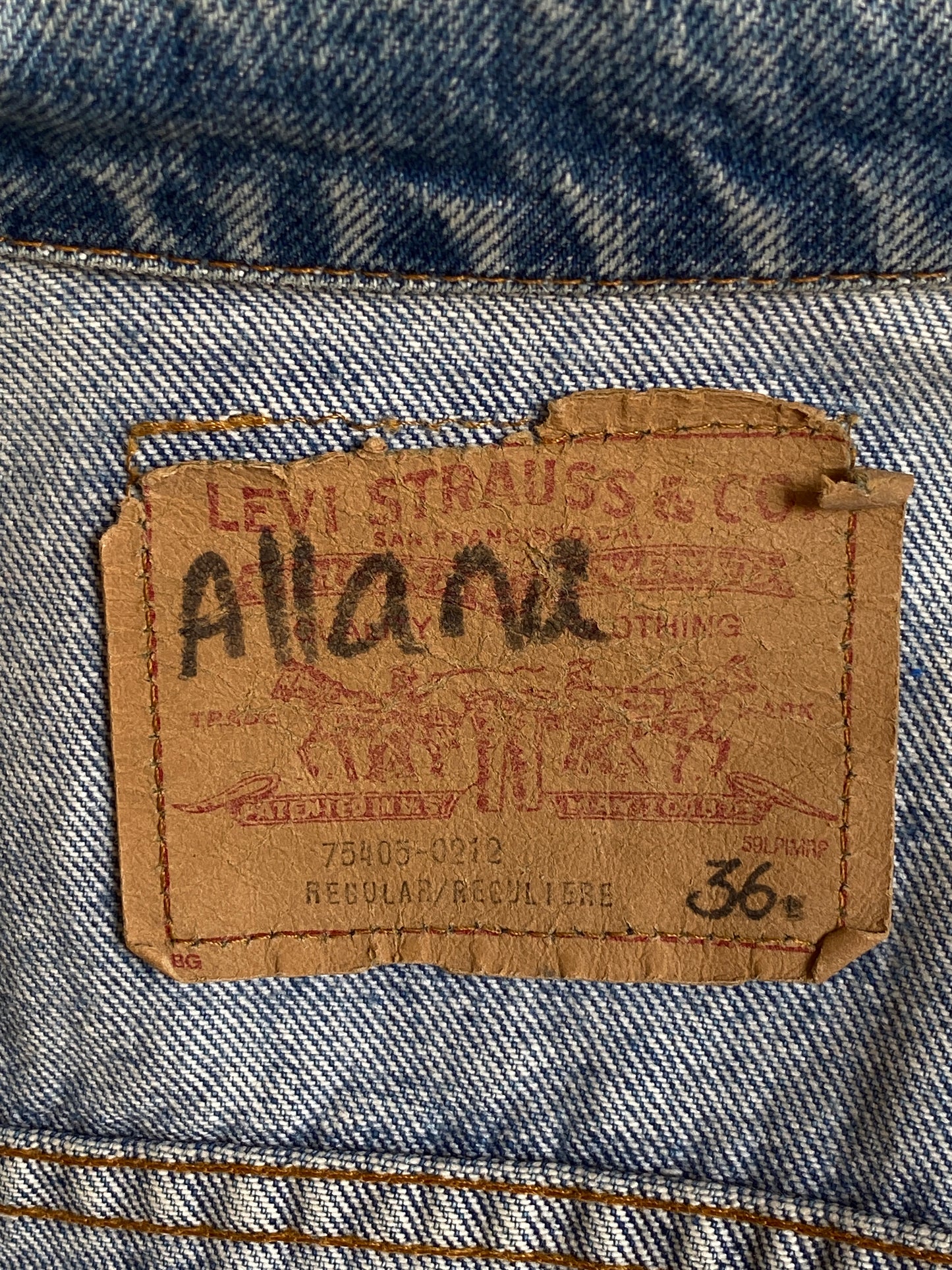 Size 36US / 46EU .Vintage Levis 2 pockets jacket Made in Canada