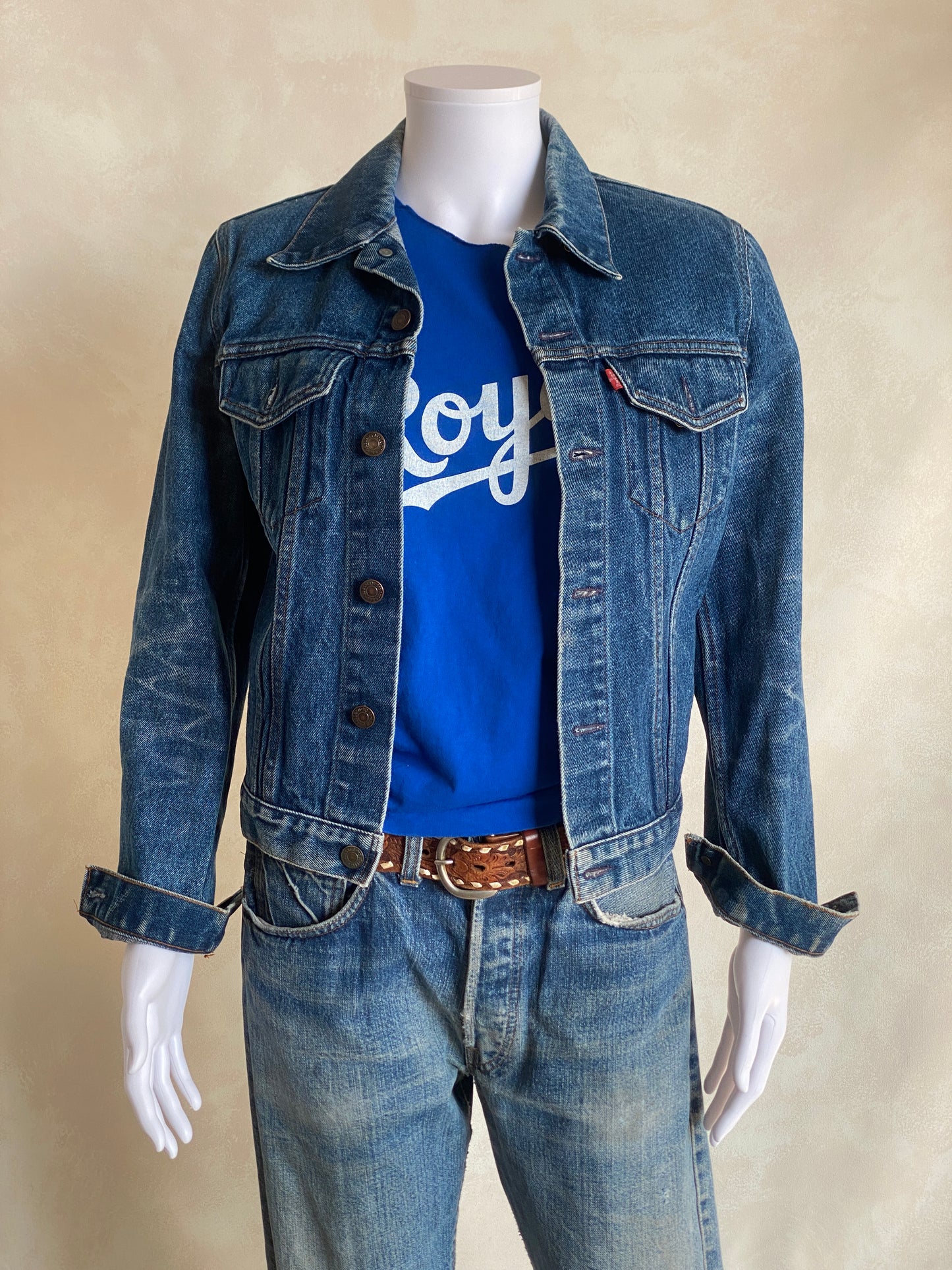 Size 34US / 44EU . Vintage 80s Levis 2 pockets jacket Made in France