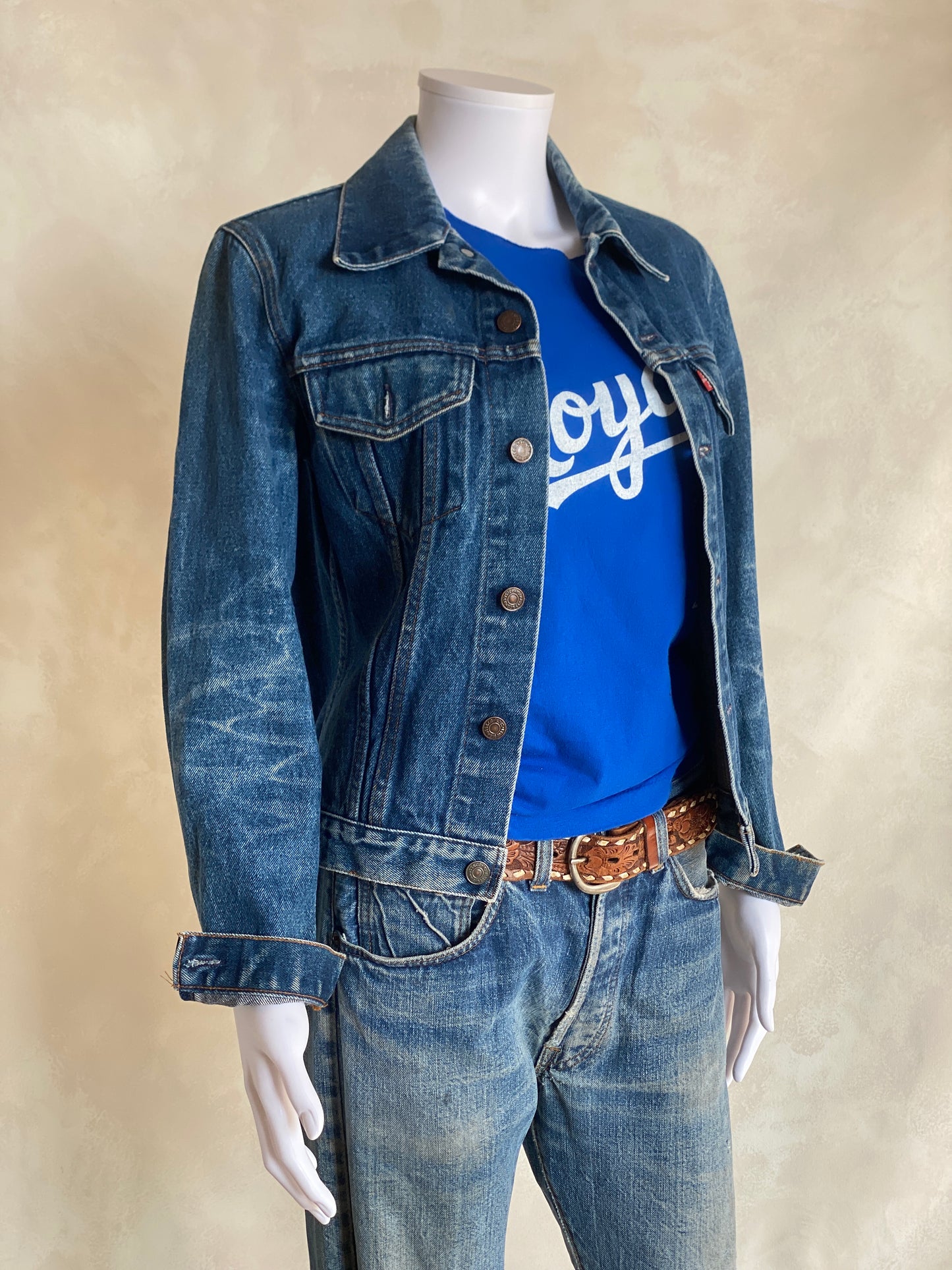 Size 34US / 44EU . Vintage 80s Levis 2 pockets jacket Made in France