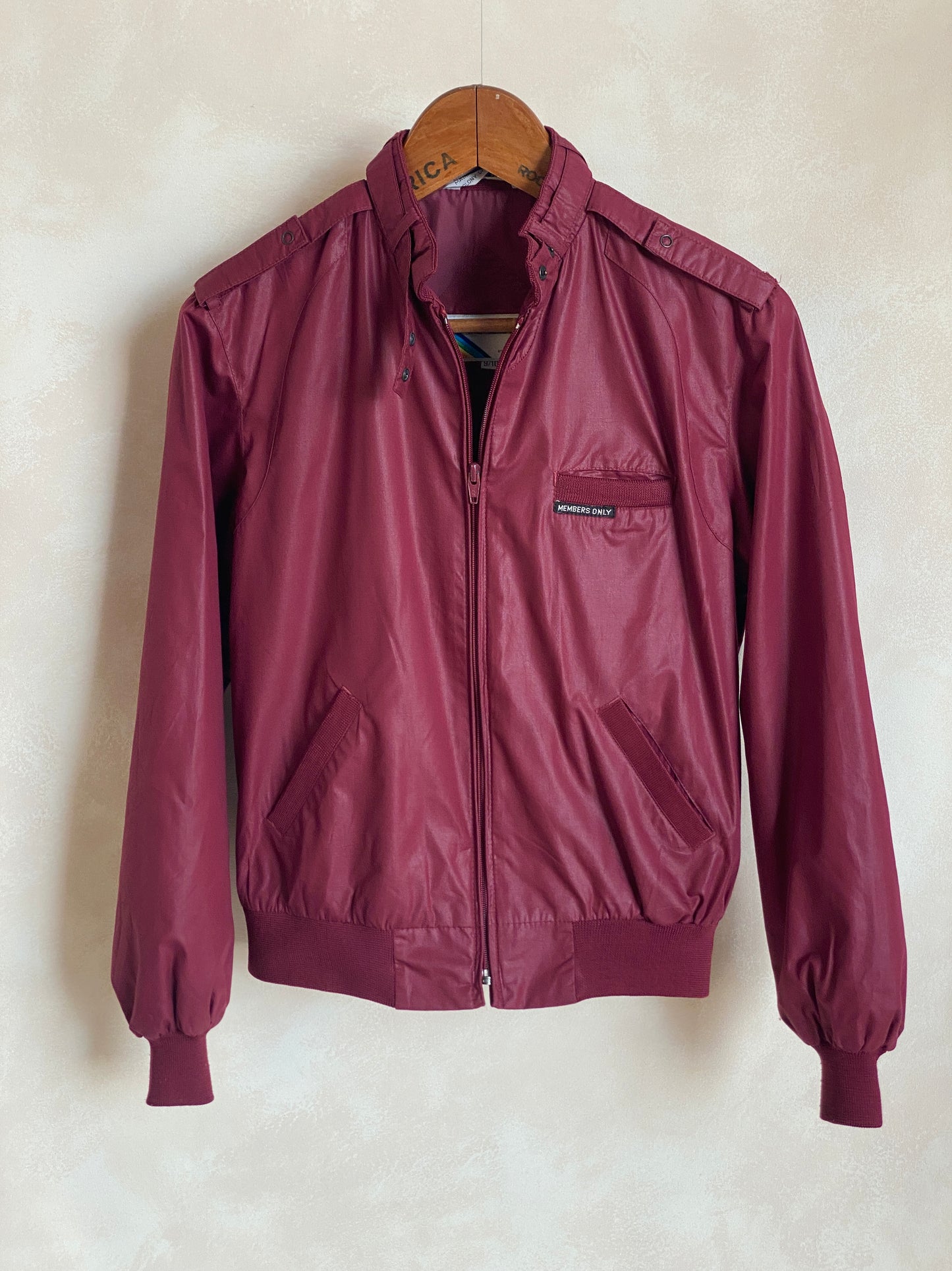 Size 9/10. Women Vintage 80s Members Only Cotton Jacket