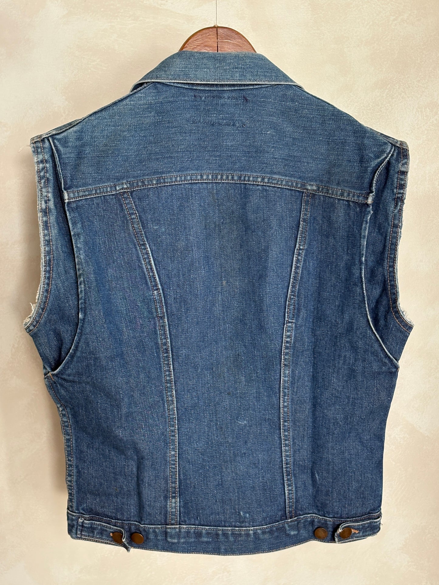 Size 38US / 48EU . 1960s Vintage Wrangler 24MJZ Denim Jacket – Made in USA