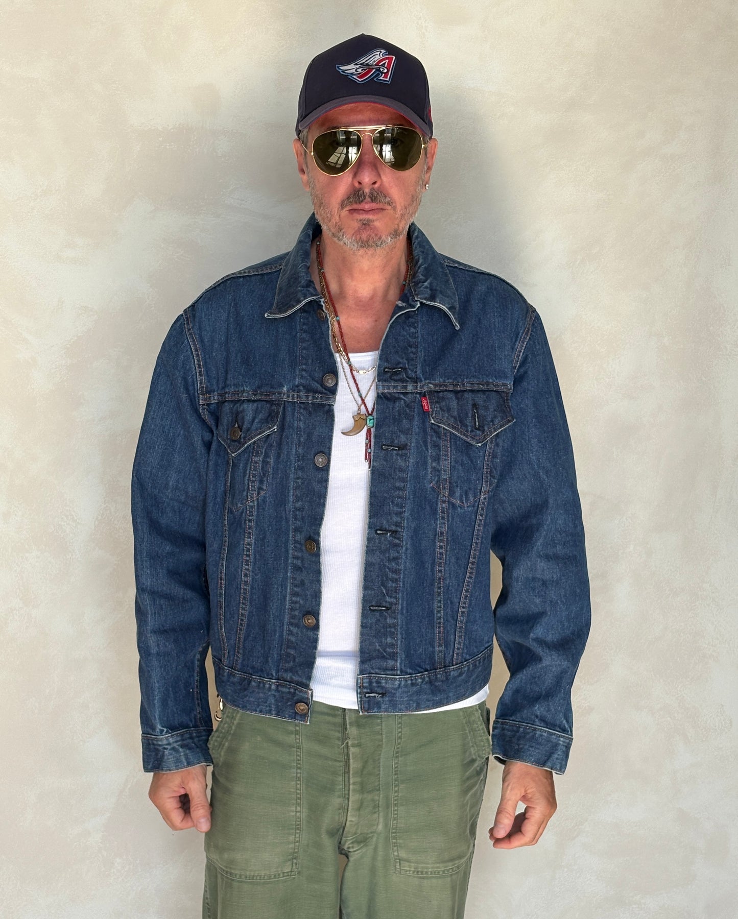 Size 46US / 56EU. Vintage Early 70s 2 pocket Levi’s Denim Jacket 70505 –Single Stitch, Made in USA