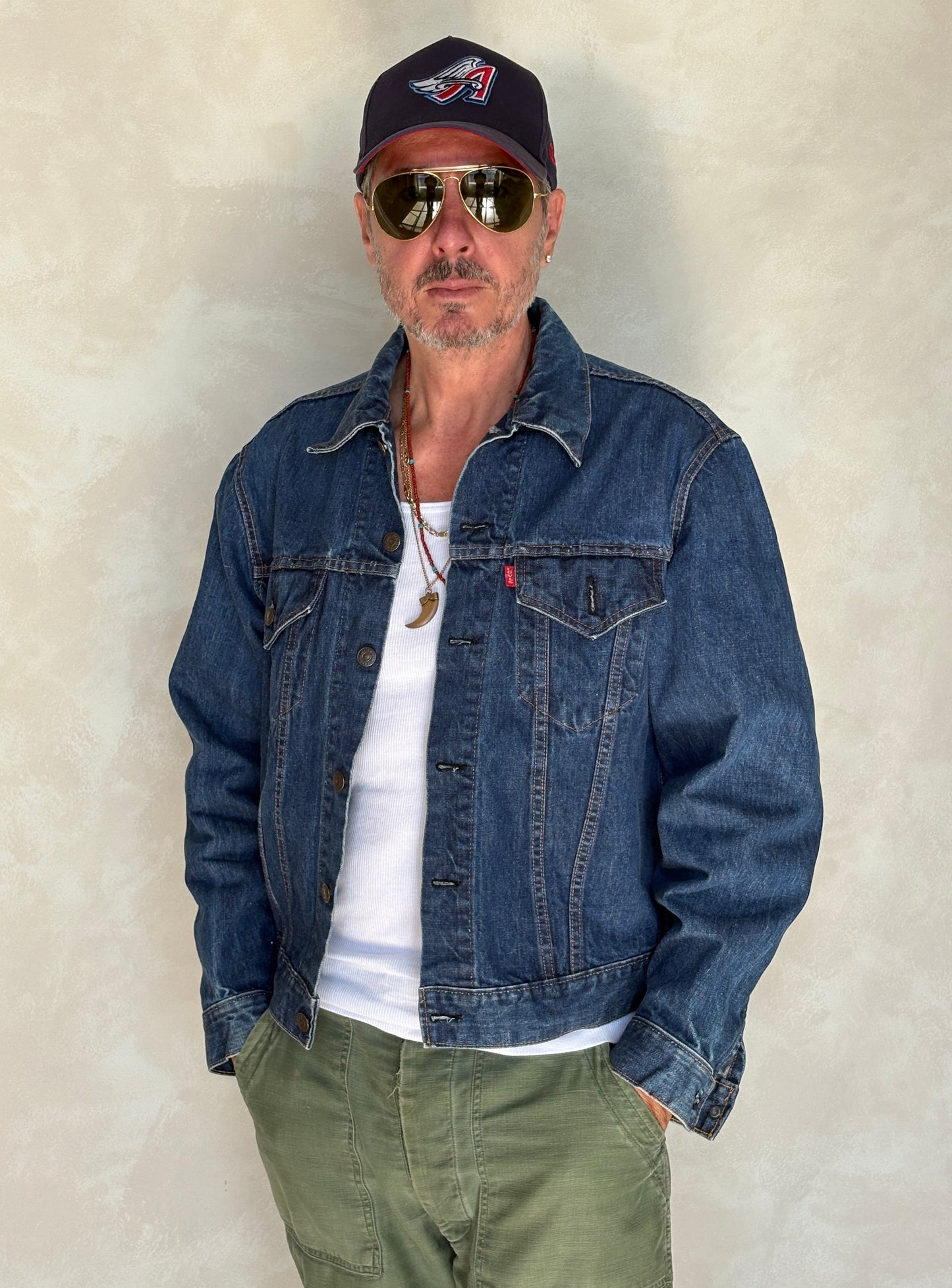Size 46US / 56EU. Vintage Early 70s 2 pocket Levi’s Denim Jacket 70505 –Single Stitch, Made in USA