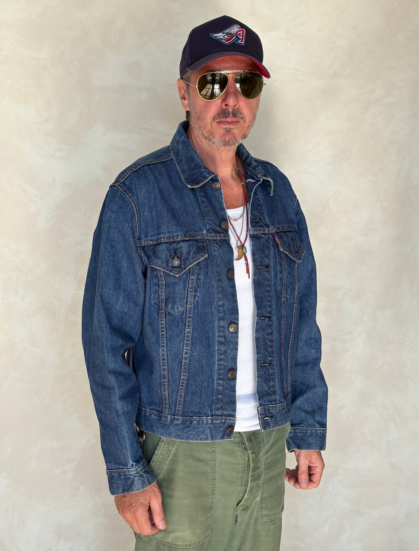 Size 46US / 56EU. Vintage Early 70s 2 pocket Levi’s Denim Jacket 70505 –Single Stitch, Made in USA