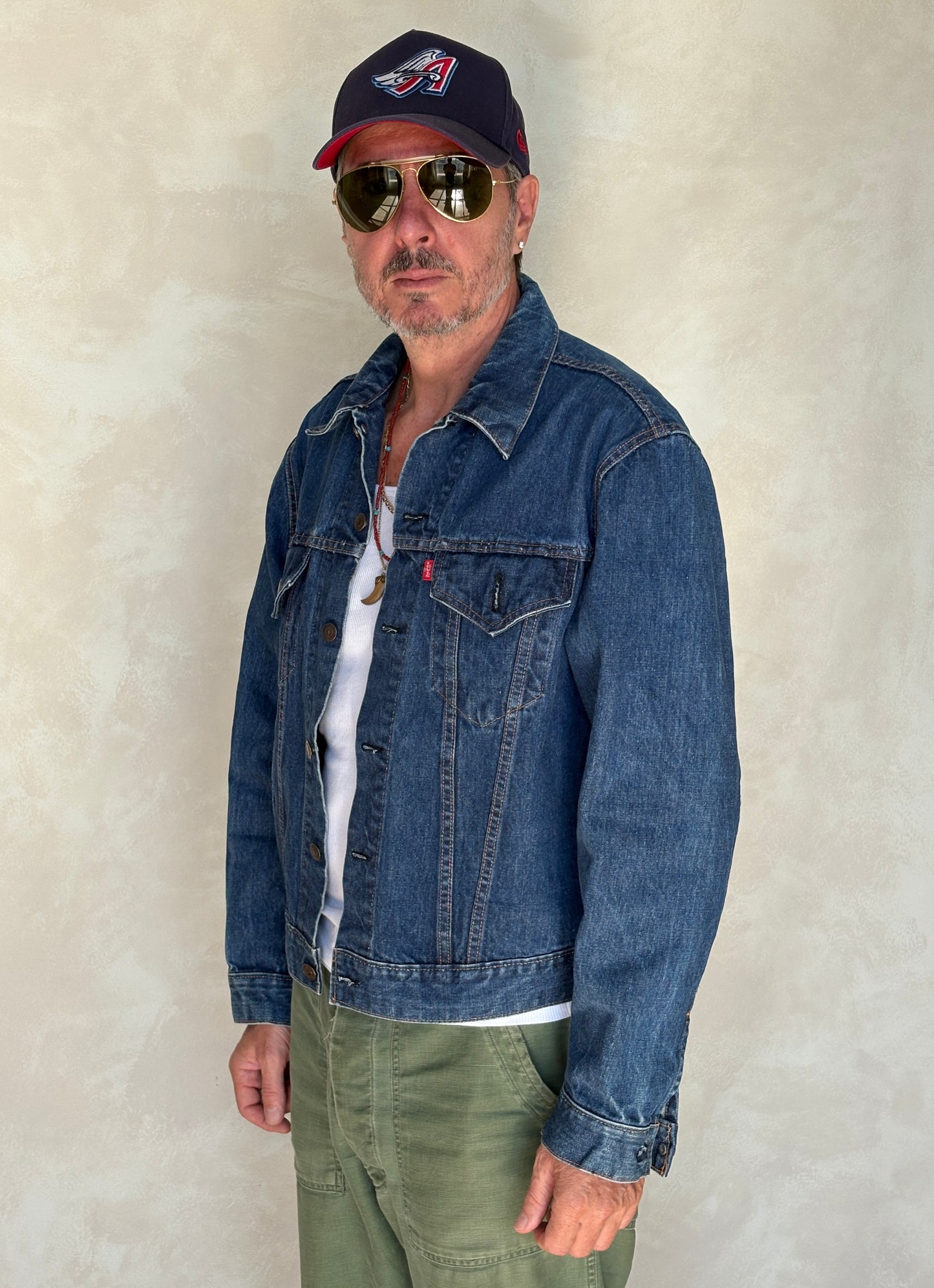 Size 46US / 56EU. Vintage Early 70s 2 pocket Levi’s Denim Jacket 70505 –Single Stitch, Made in USA