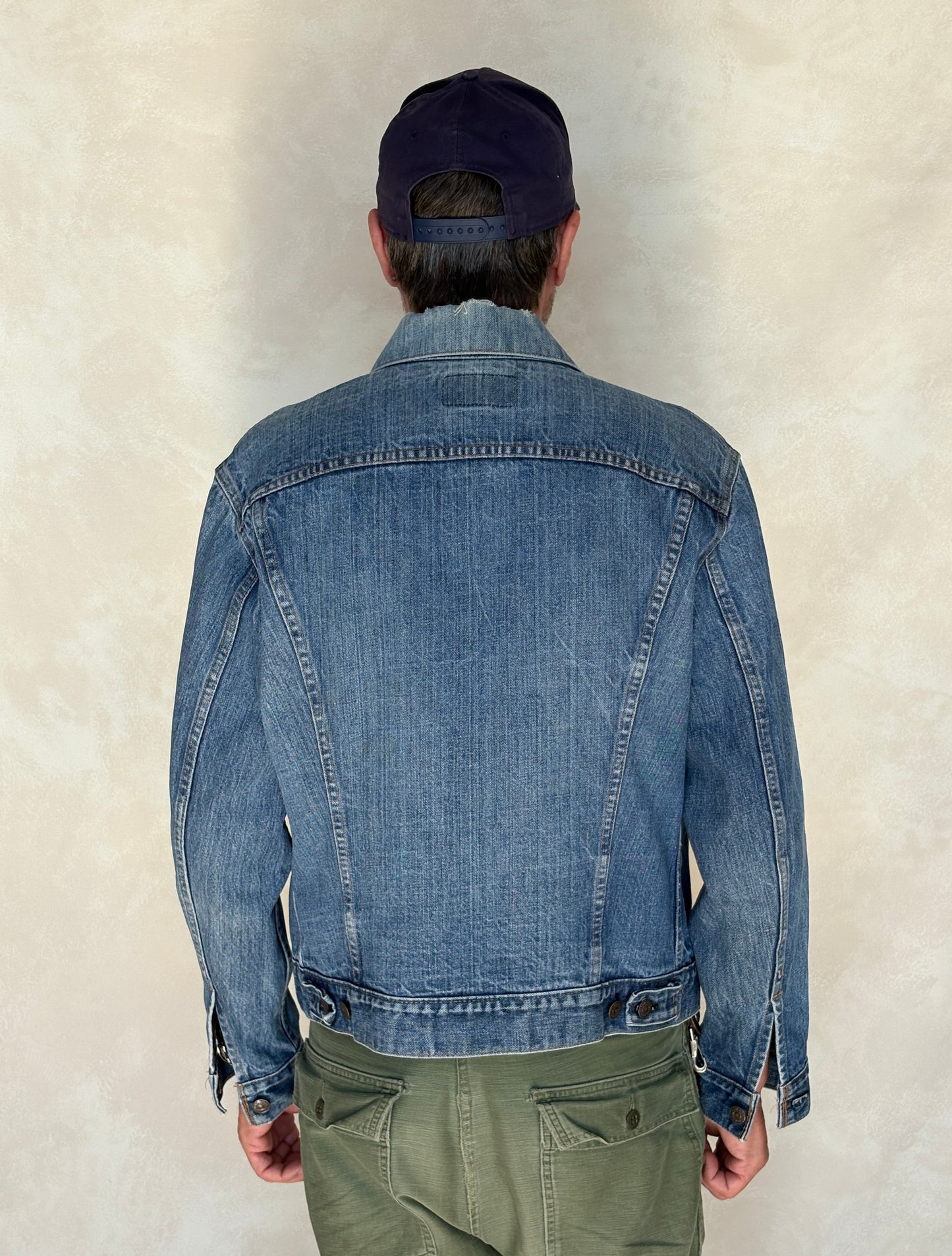 Size 42US / 52EU. Vintage 70s 2 pocket Levi’s Denim Jacket 70505 – Double Stitch, Made in USA