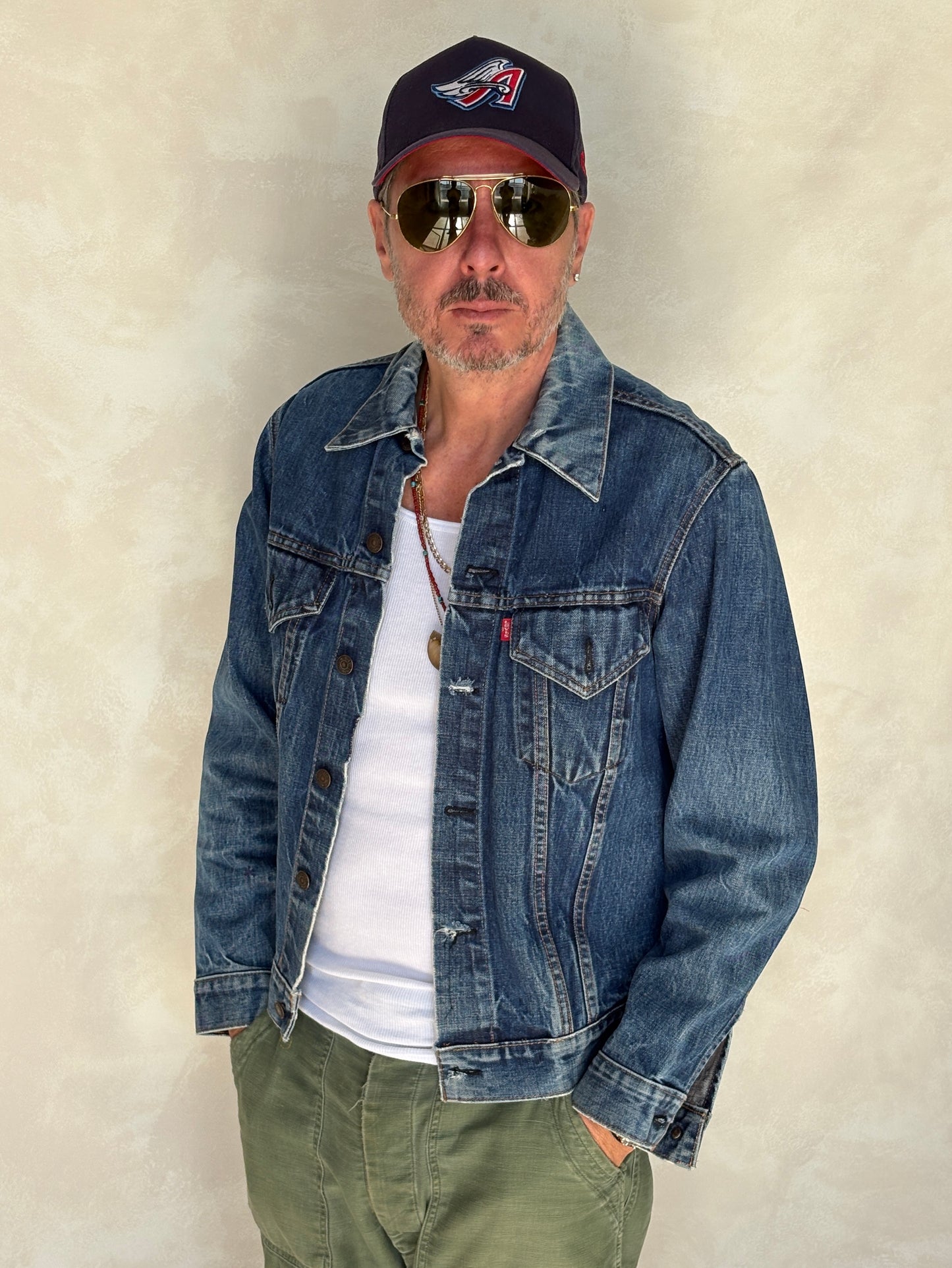 Size 40US / 50EU. Vintage Early 70s 2 pocket Levi’s Denim Jacket 70505 – Single Stitch, Made in USA