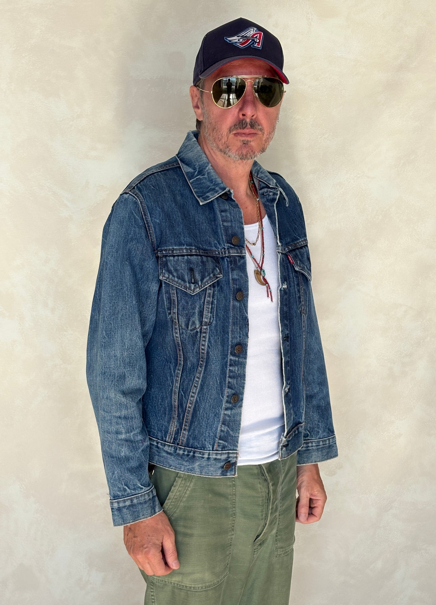 Size 40US / 50EU. Vintage Early 70s 2 pocket Levi’s Denim Jacket 70505 – Single Stitch, Made in USA