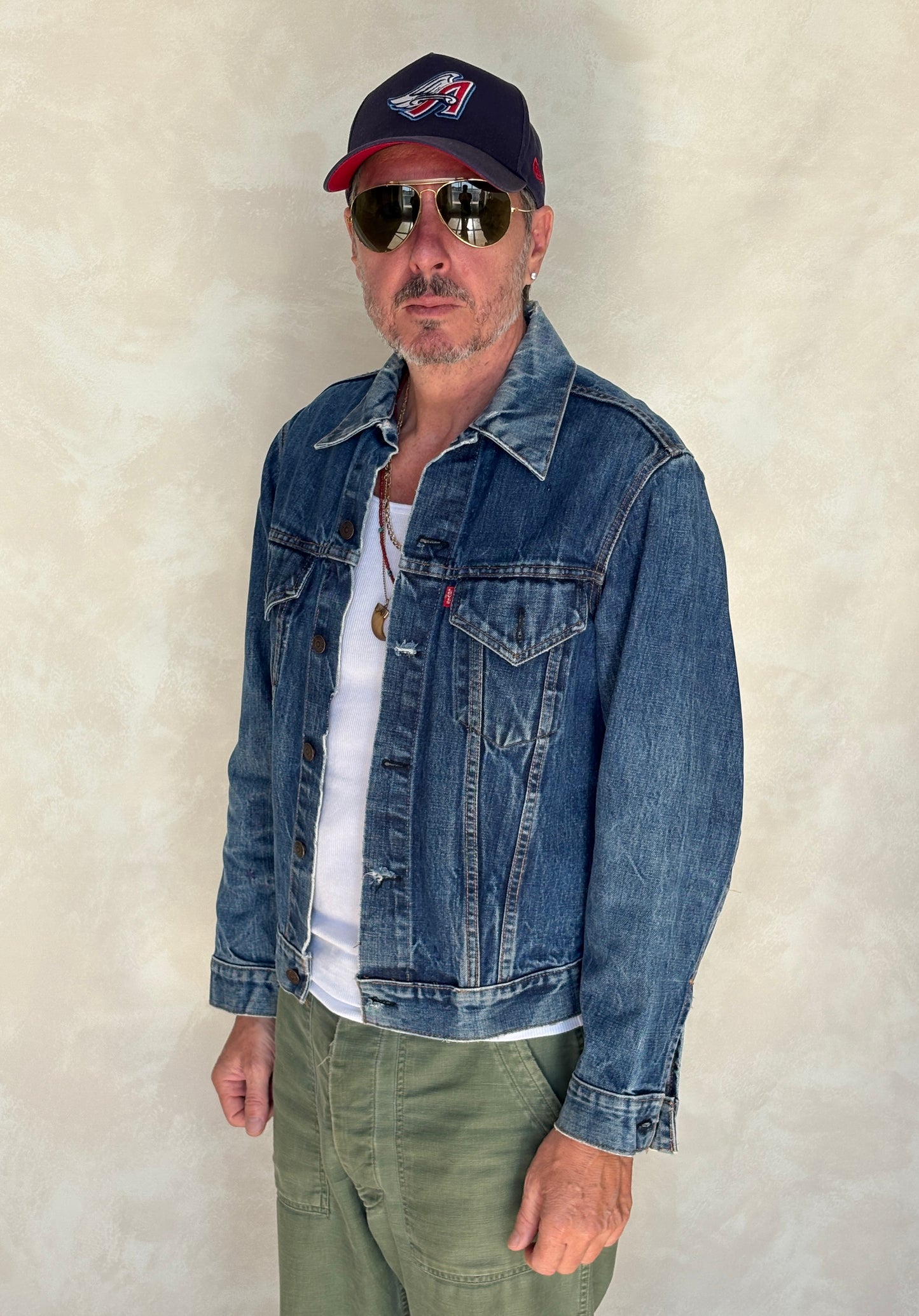Size 40US / 50EU. Vintage Early 70s 2 pocket Levi’s Denim Jacket 70505 – Single Stitch, Made in USA