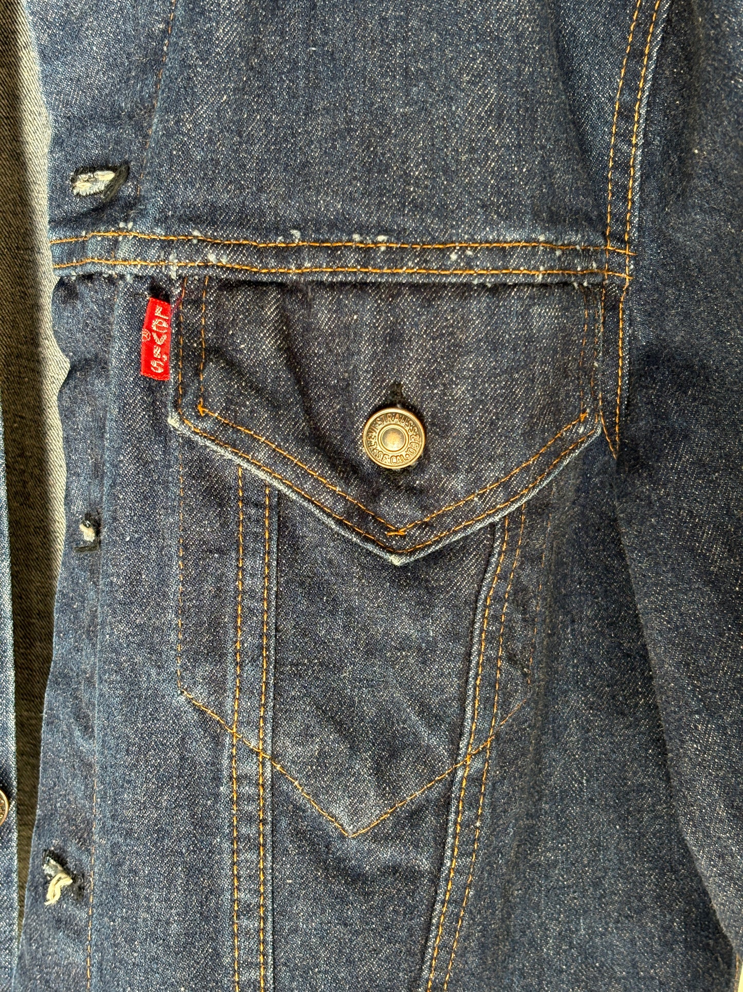 Size 40US / 50EU. Vintage 70s 2 pocket Levi’s Denim Jacket 70505 – Double Stitch, Made in USA