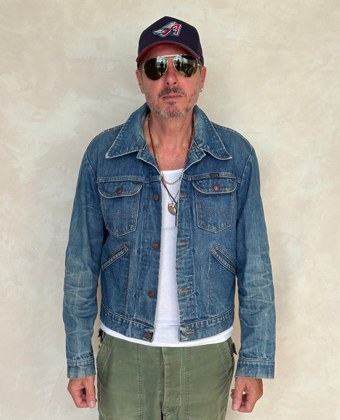 Size 42US / 52EU Authentic 80s Wrangler denim jacket -4 pockets- Made in the USA