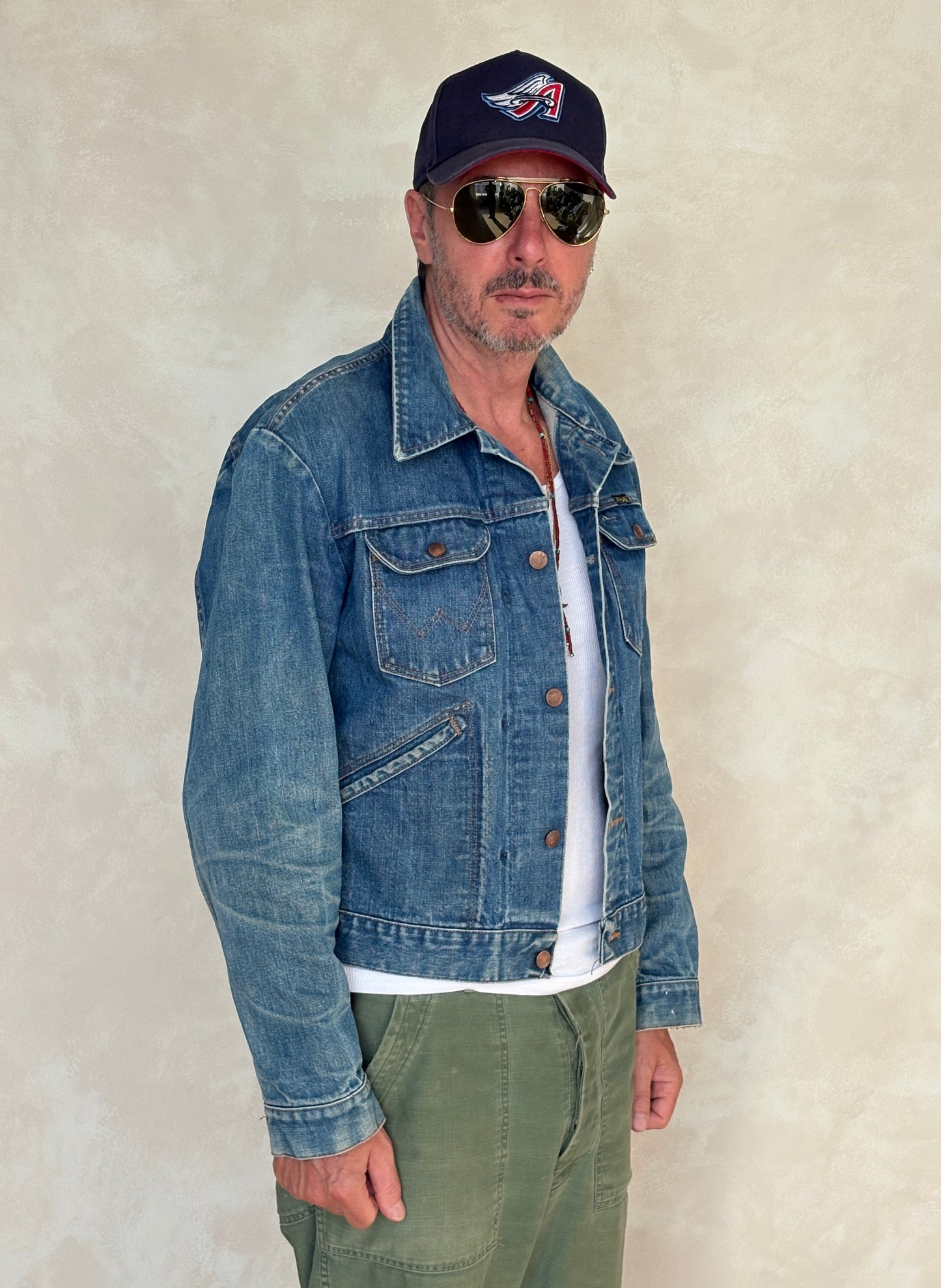 Size 42US / 52EU Authentic 80s Wrangler denim jacket -4 pockets- Made in the USA