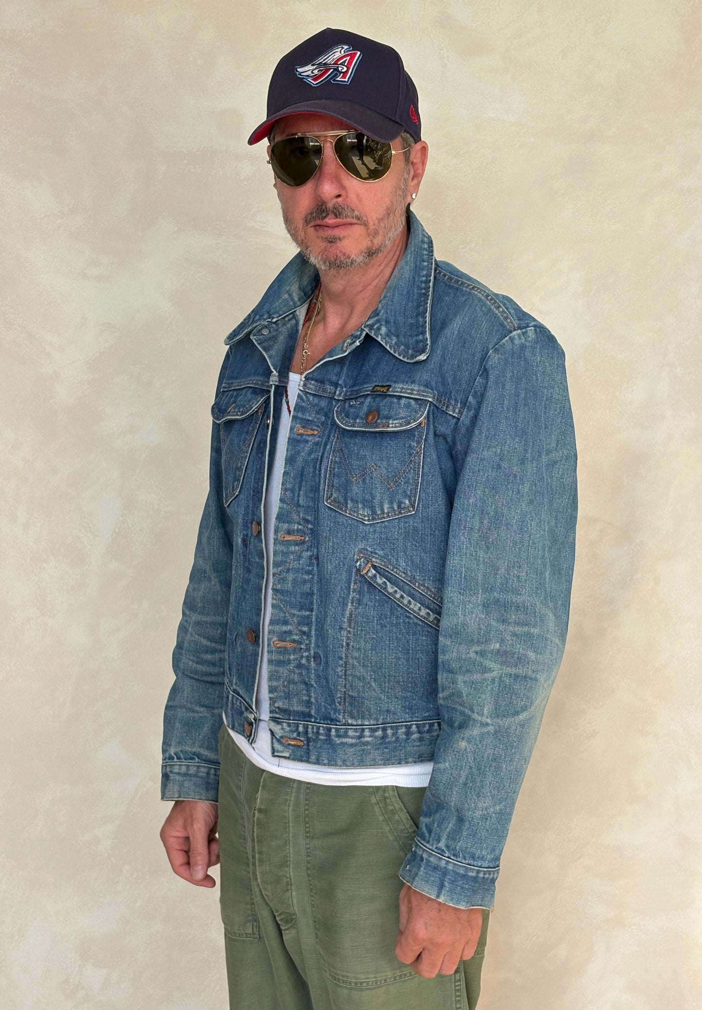 Size 42US / 52EU Authentic 80s Wrangler denim jacket -4 pockets- Made in the USA