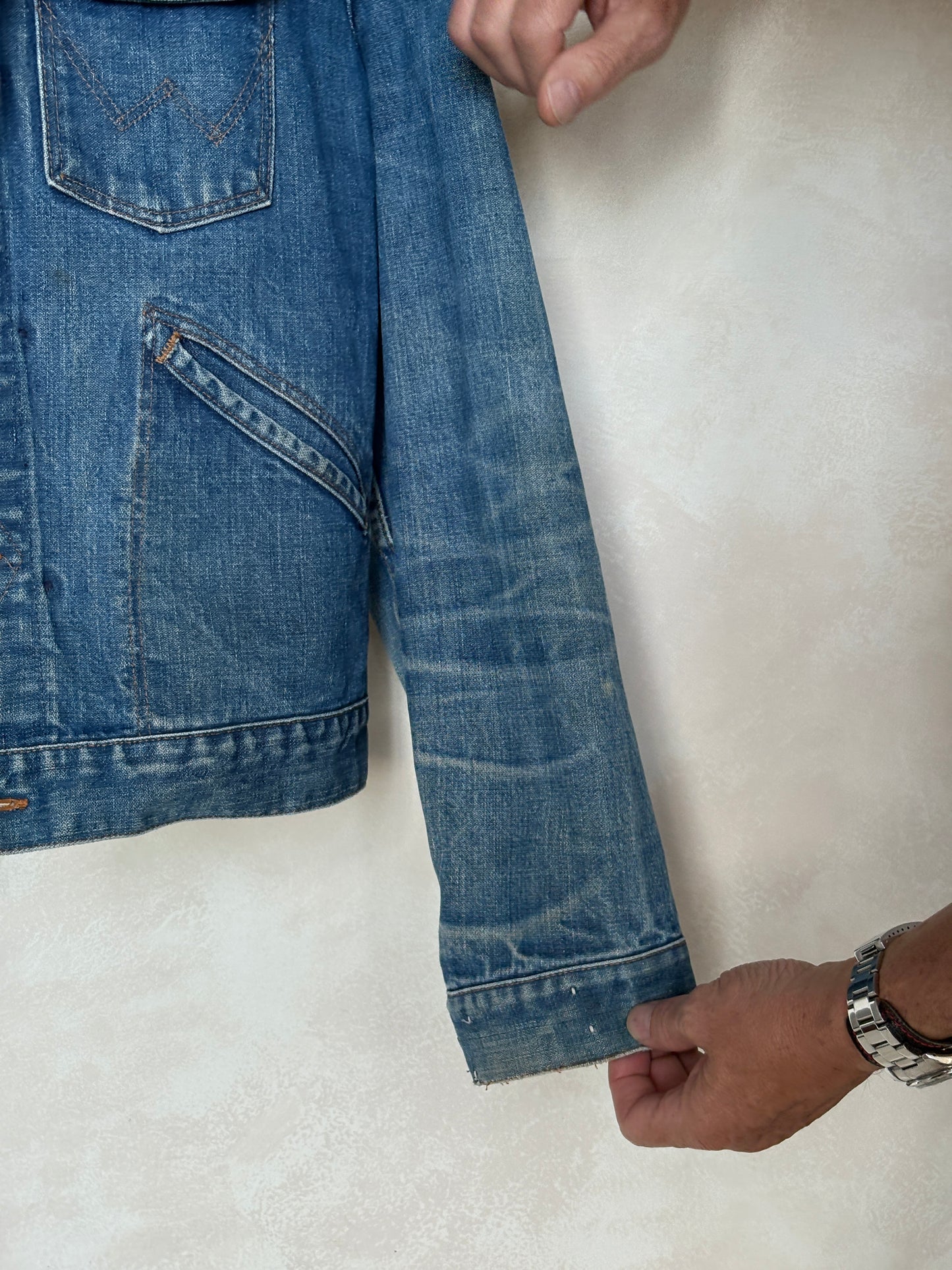 Size 42US / 52EU Authentic 80s Wrangler denim jacket -4 pockets- Made in the USA