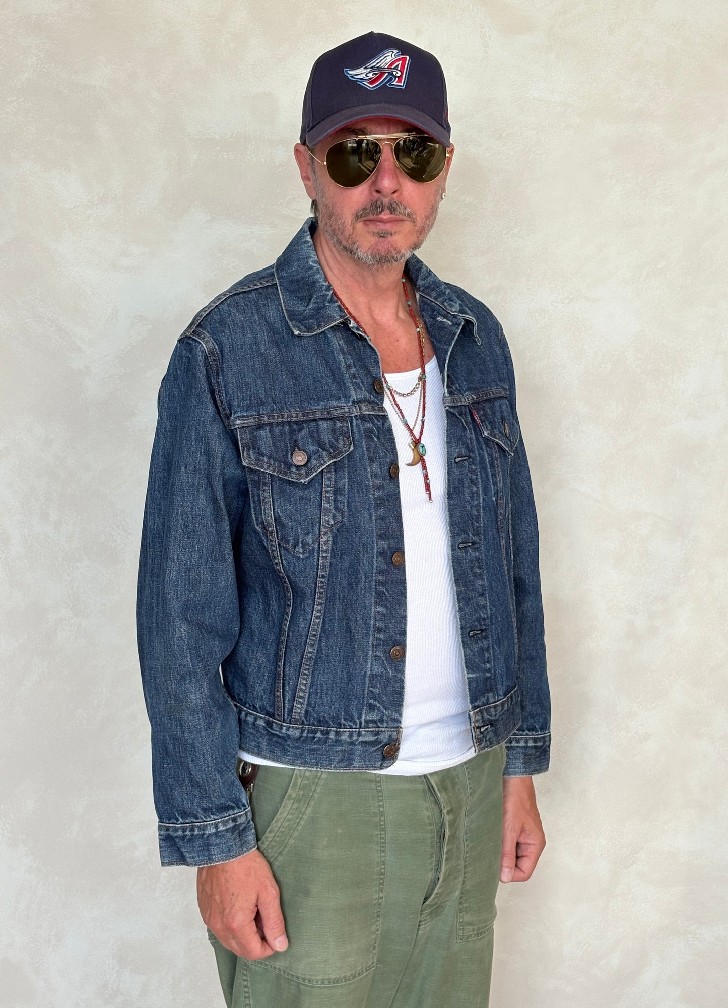 Size 40US / 50EU. Vintage Early 70s 2 pocket Levi’s Denim Jacket 70505 – Single Stitch, Made in USA