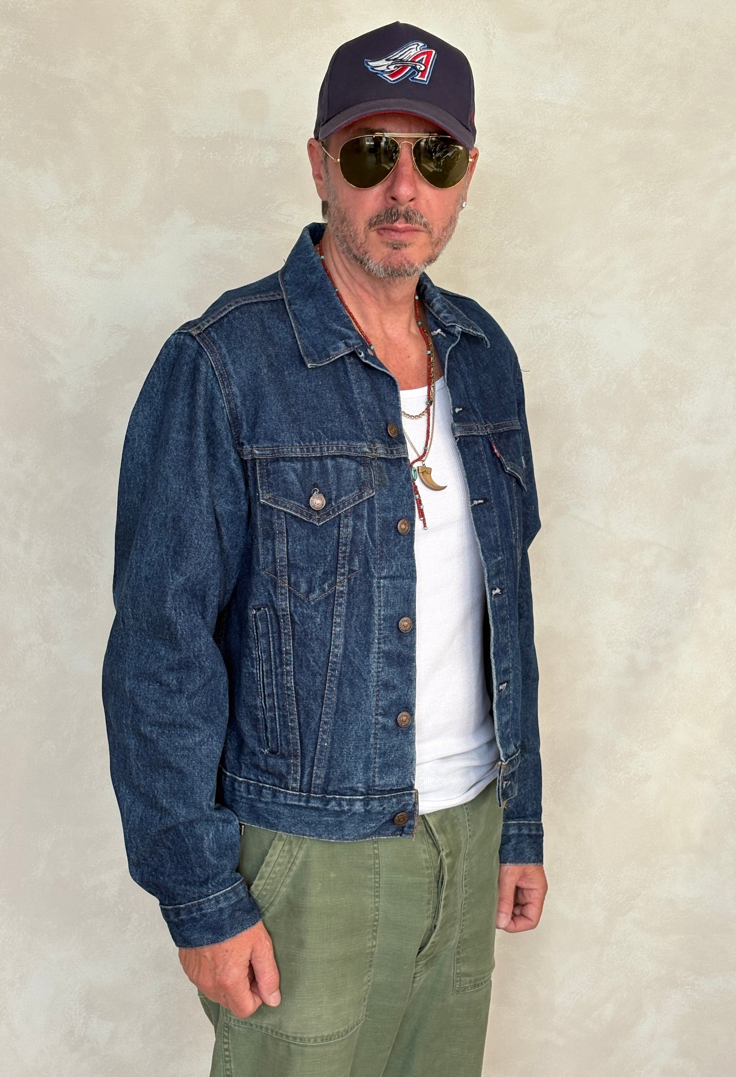 Size 42US / 52EU. Levis 70505 – Vintage 80s Levi’s Denim Jacket – 4 Pockets – Made in USA