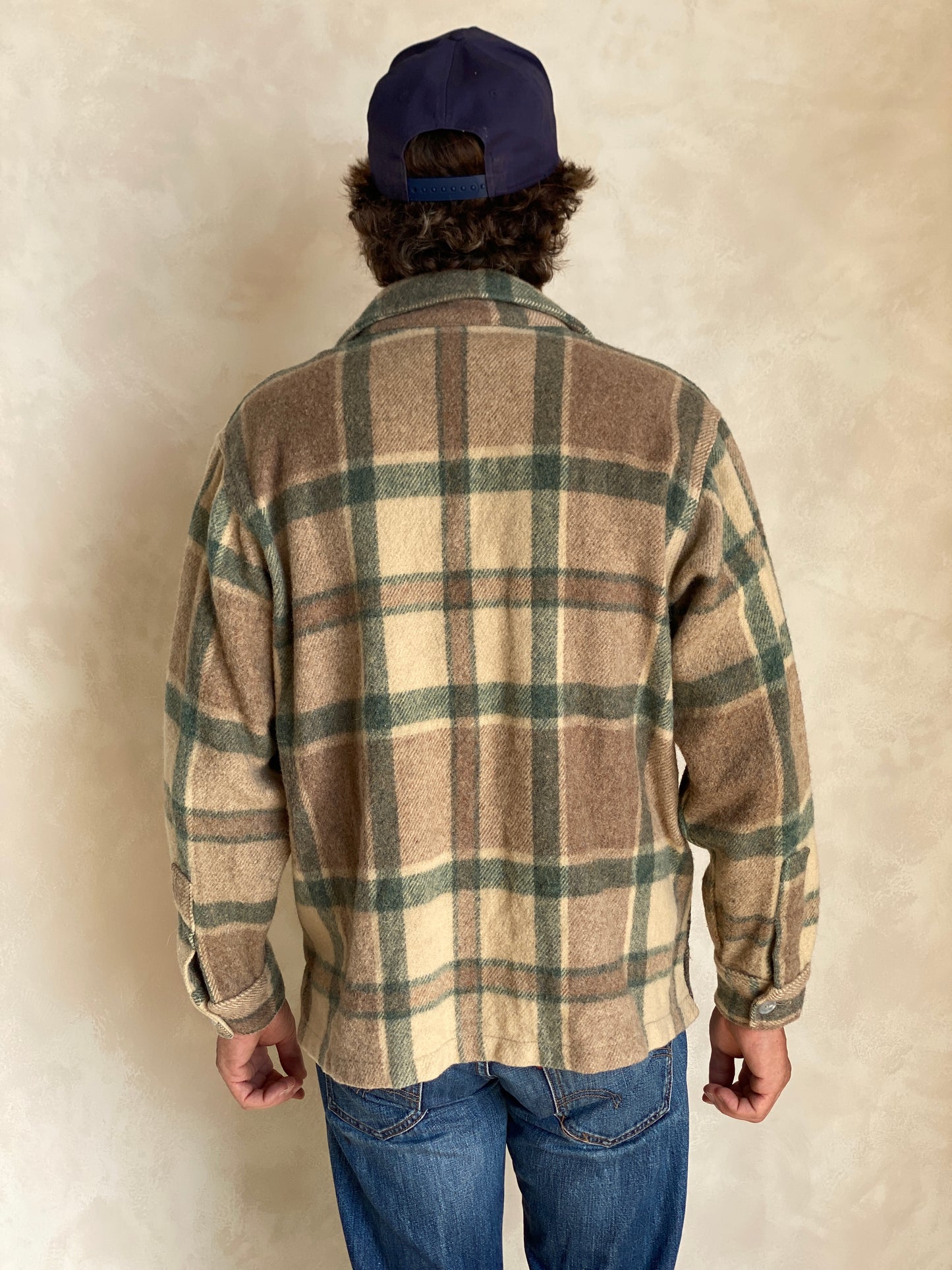 Large. Vintage wool plaid Woolrich shirt jacket