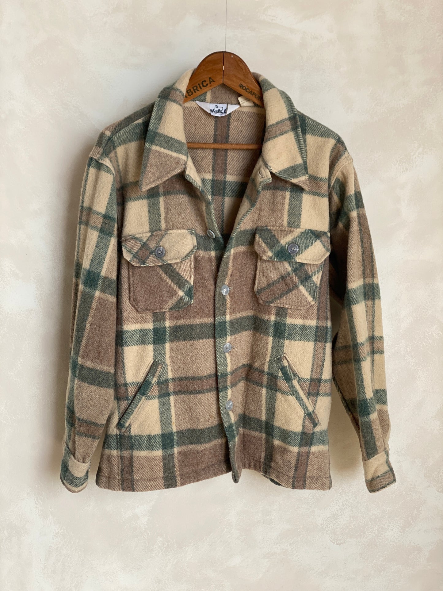 Large. Vintage wool plaid Woolrich shirt jacket