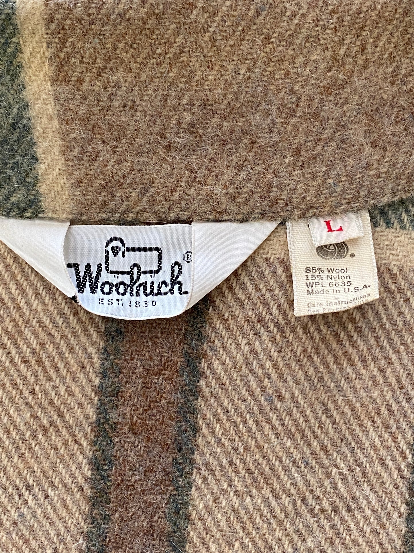 Large. Vintage wool plaid Woolrich shirt jacket