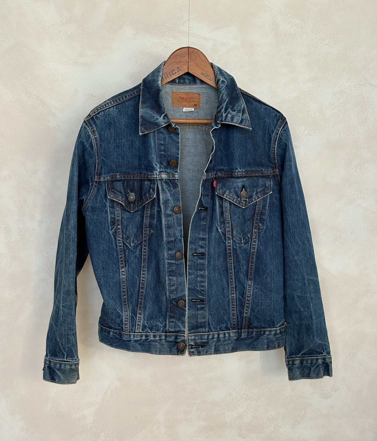 Size 38US / 48EU. Vintage Early 70s 2 pocket Levi’s Denim Jacket 70505 – Single Stitch, Made in USA