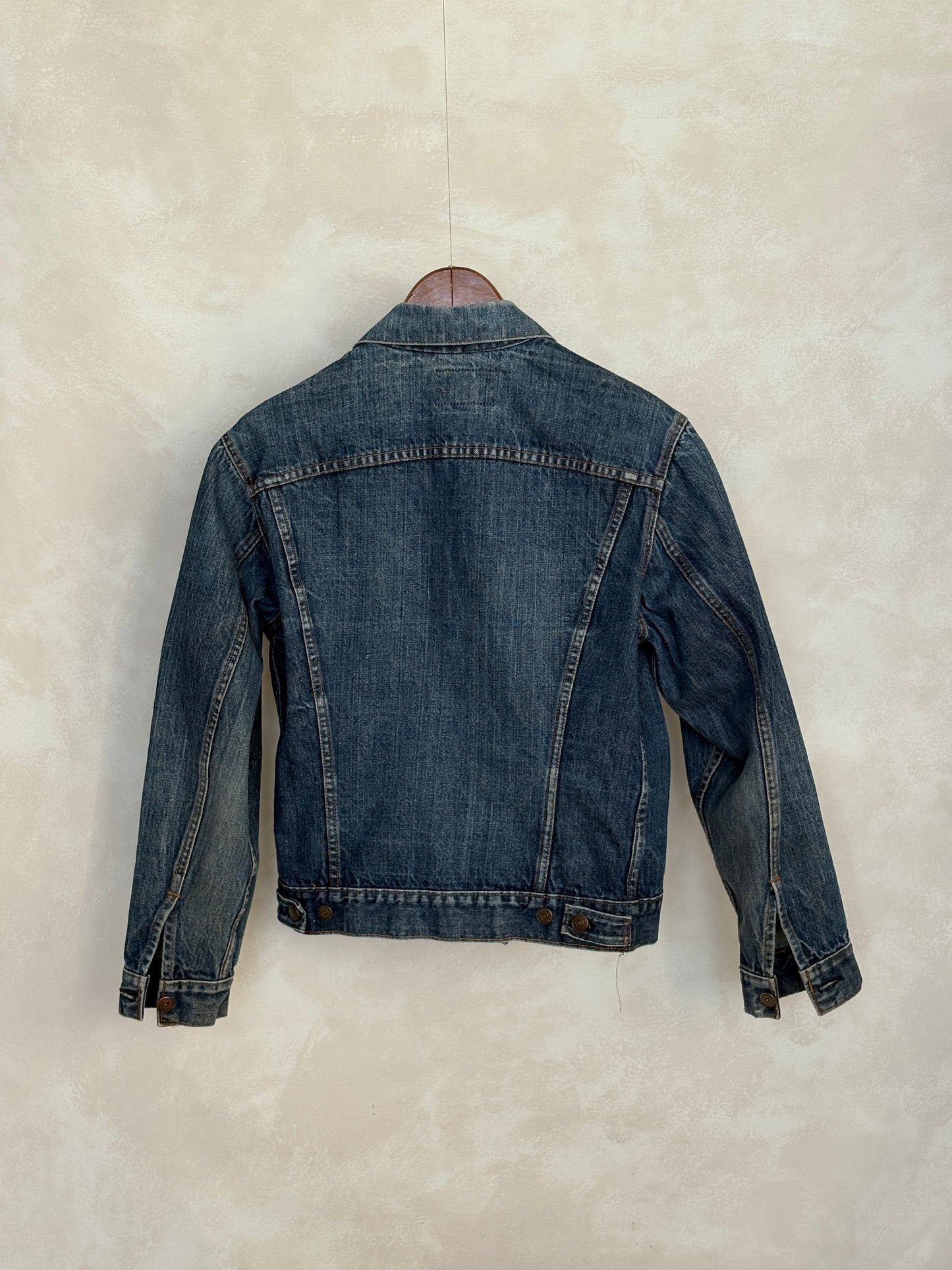 Size 38US / 48EU. Vintage Early 70s 2 pocket Levi’s Denim Jacket 70505 – Single Stitch, Made in USA