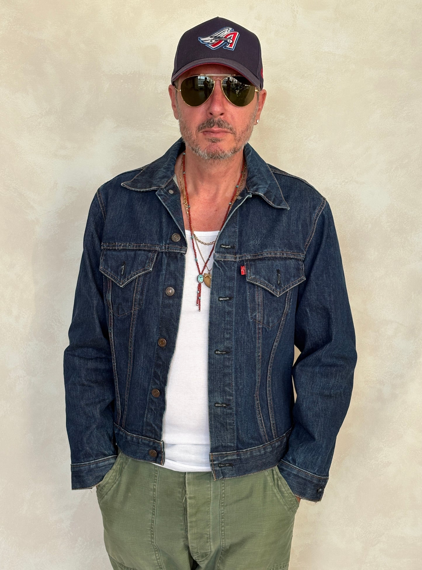 Size 42US / 42EU. Vintage Early 70s 2 pocket Levi’s Denim Jacket 70505 – Single Stitch, Made in USA