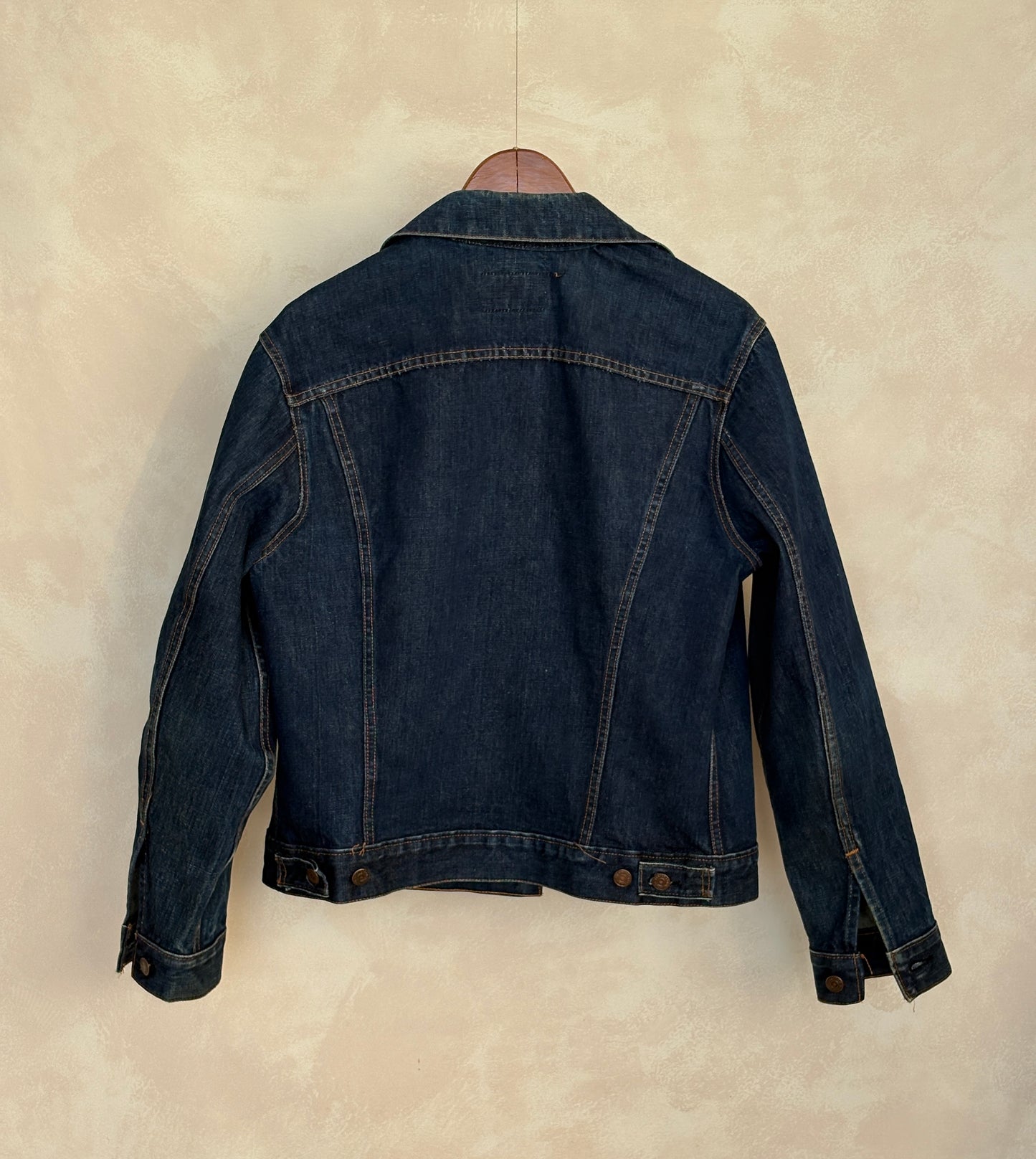 Size 42US / 42EU. Vintage Early 70s 2 pocket Levi’s Denim Jacket 70505 – Single Stitch, Made in USA