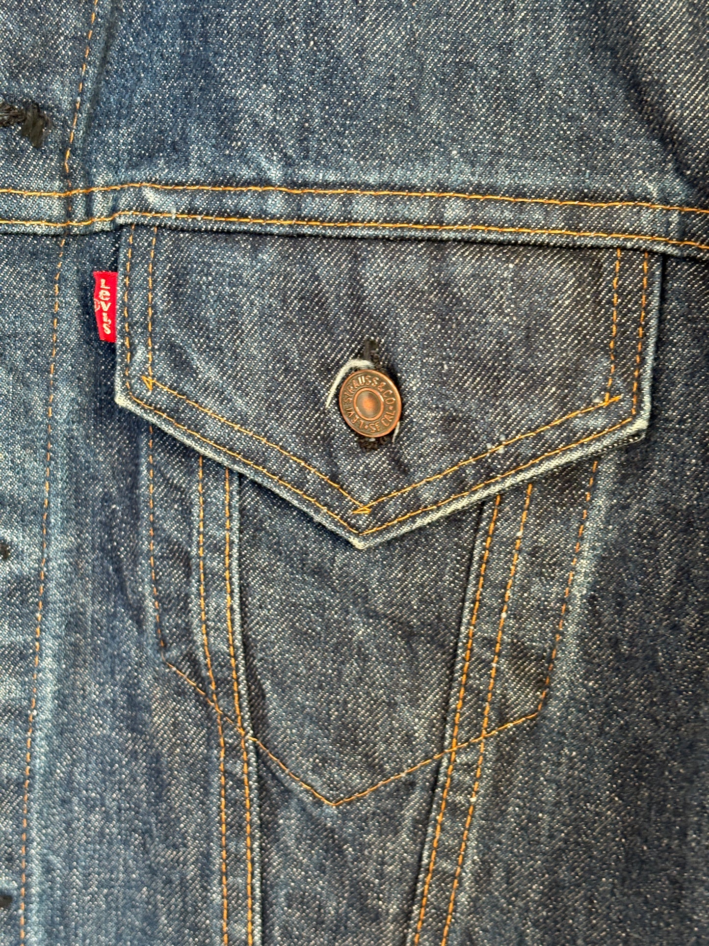 Size 46US / 56EU. Vintage Early 70s 2 pocket Levi’s Denim Jacket 70505 – Single Stitch, Made in USA