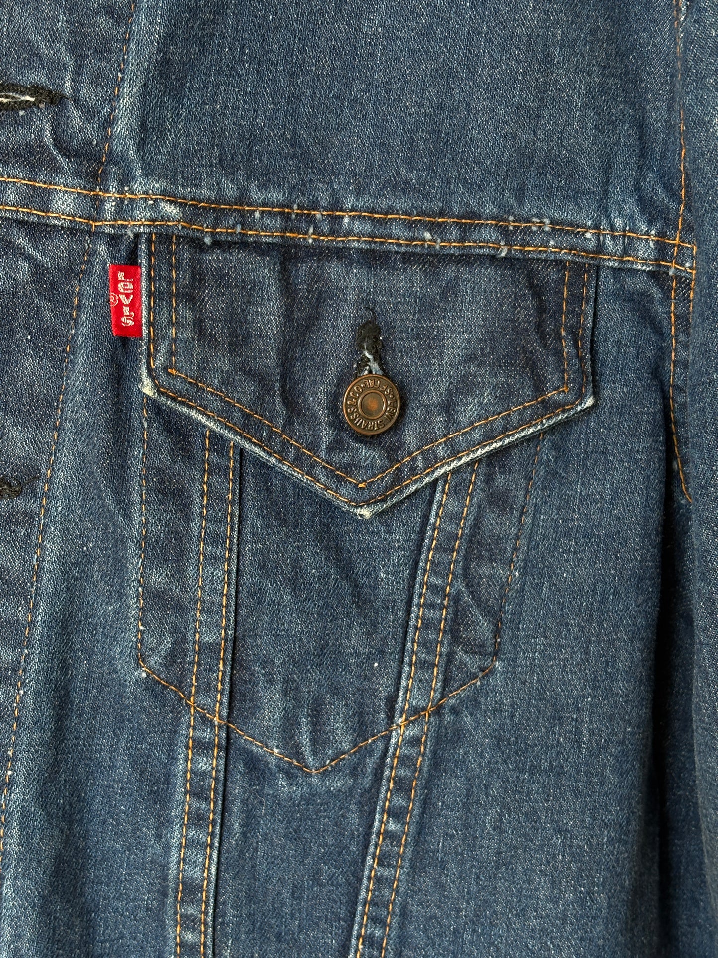 Size 46US / 56EU. Vintage Early 70s 2 pocket Levi’s Denim Jacket 70505 –Single Stitch, Made in USA