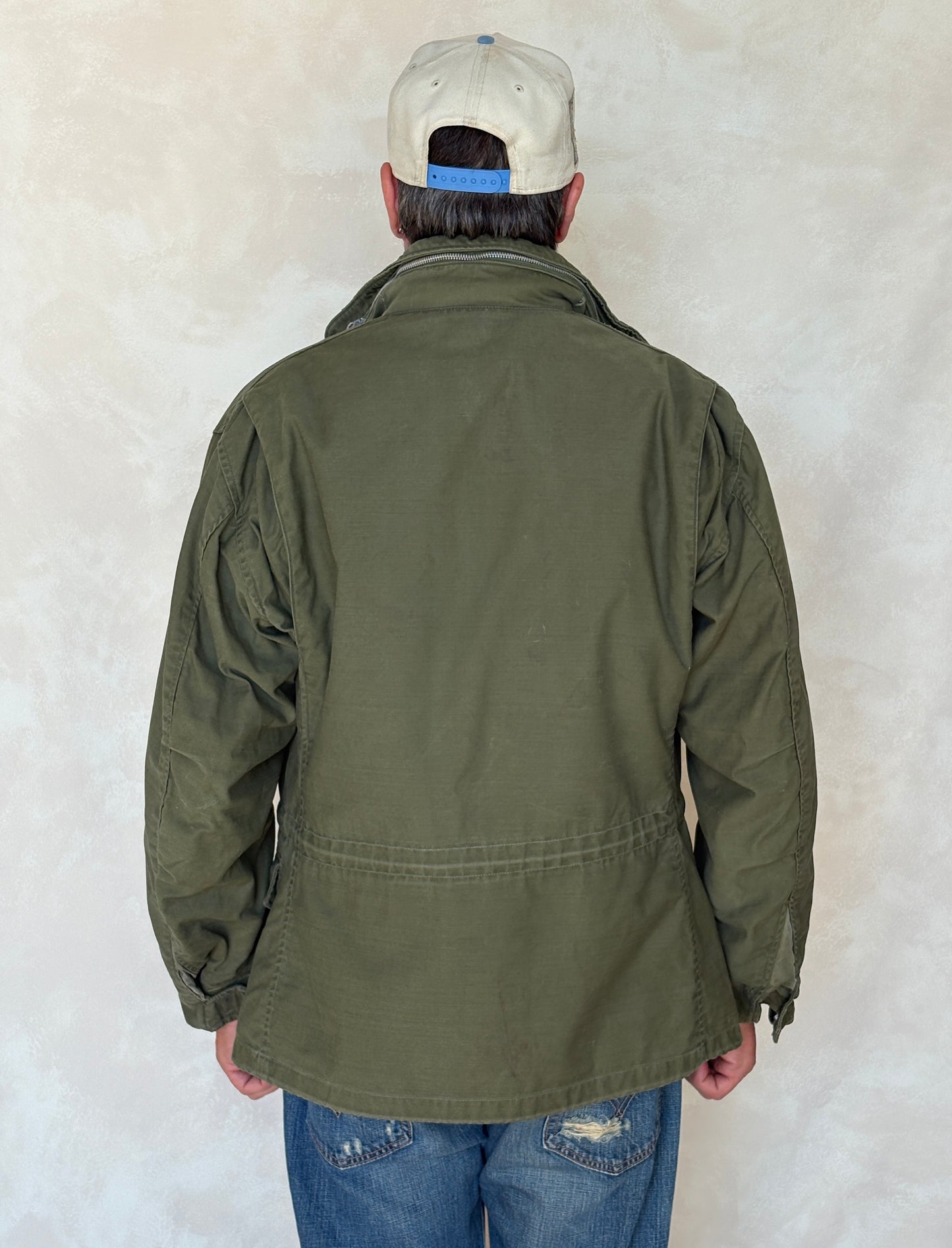 Small Reg. Rare Authentic 1965 first model US M-65 field jacket Military
