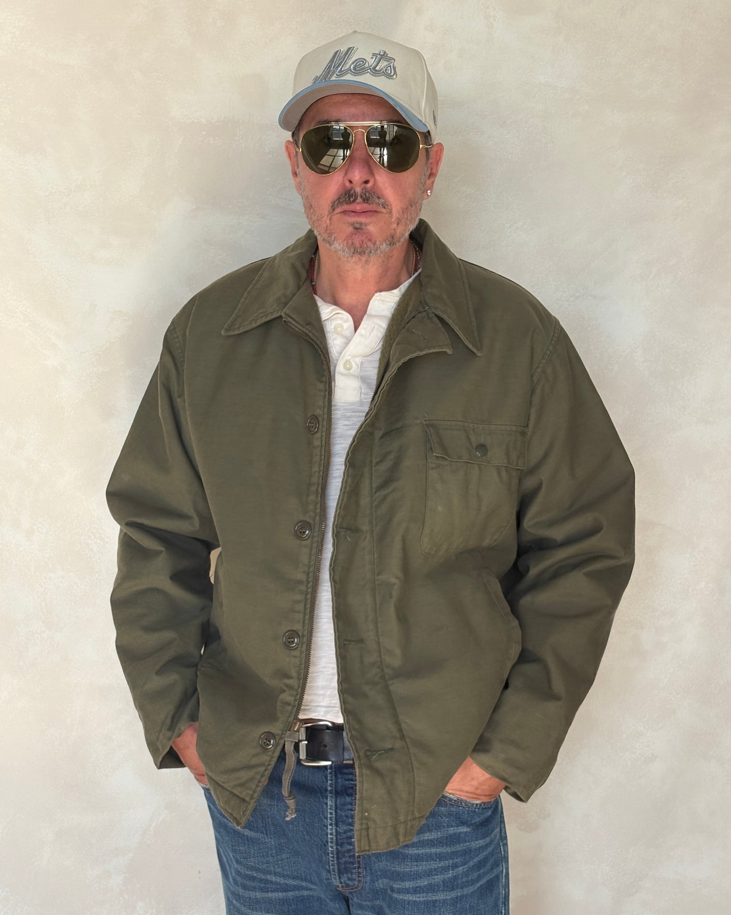 Large . Authentic 1985 USN A-2 deck jacket US Navy