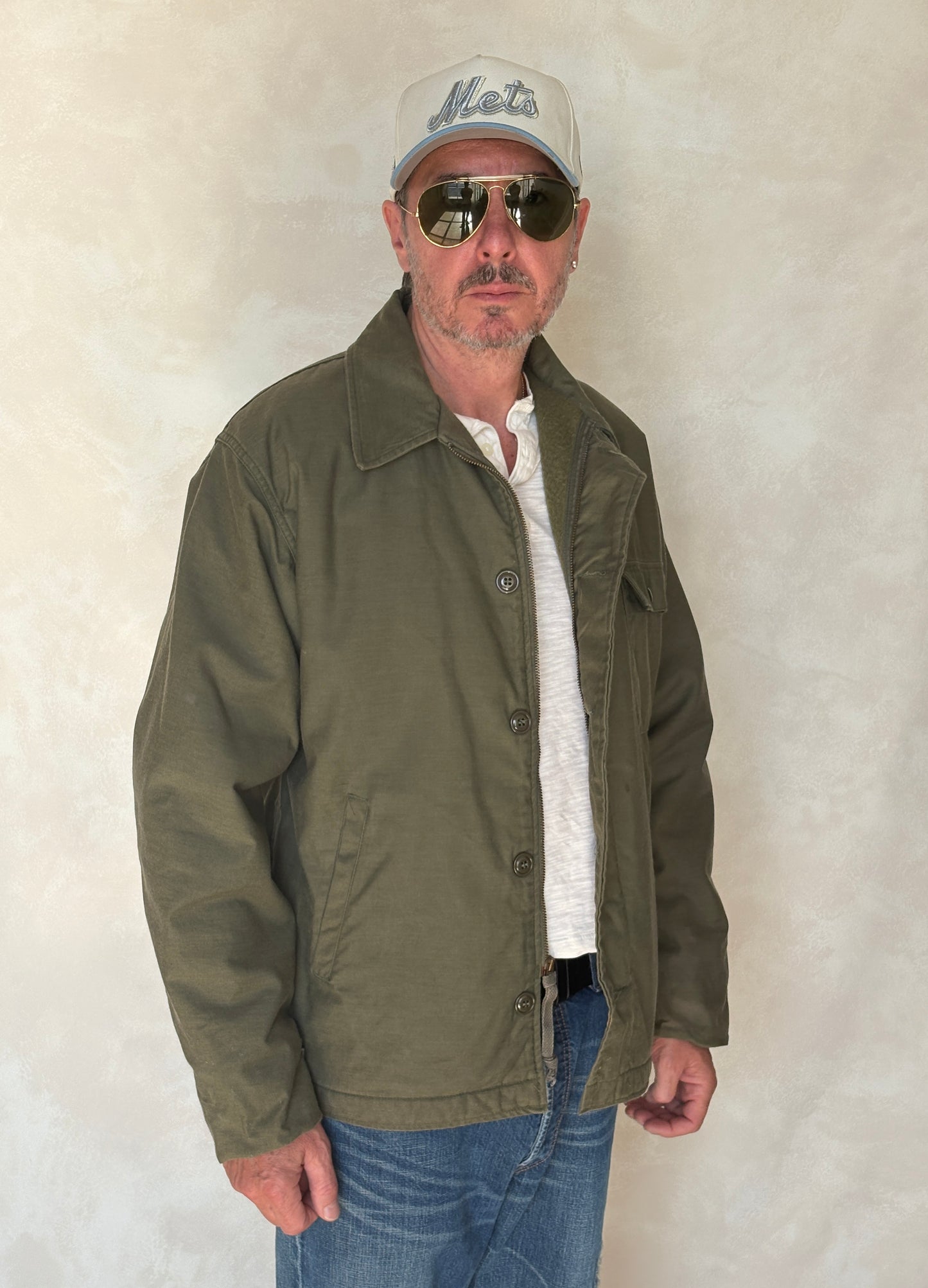Large . Authentic 1985 USN A-2 deck jacket US Navy