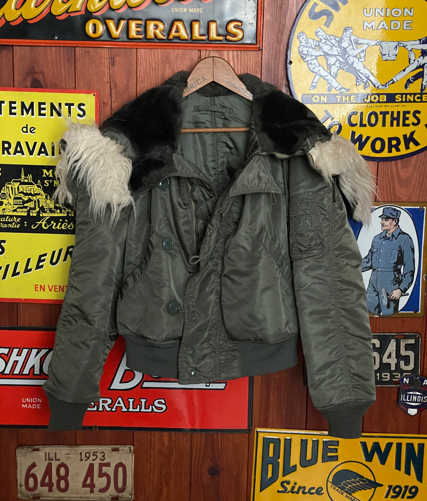 Small/med.  Authentic US Air Force vintage N-2B extreme cold weather Flyer Jacket