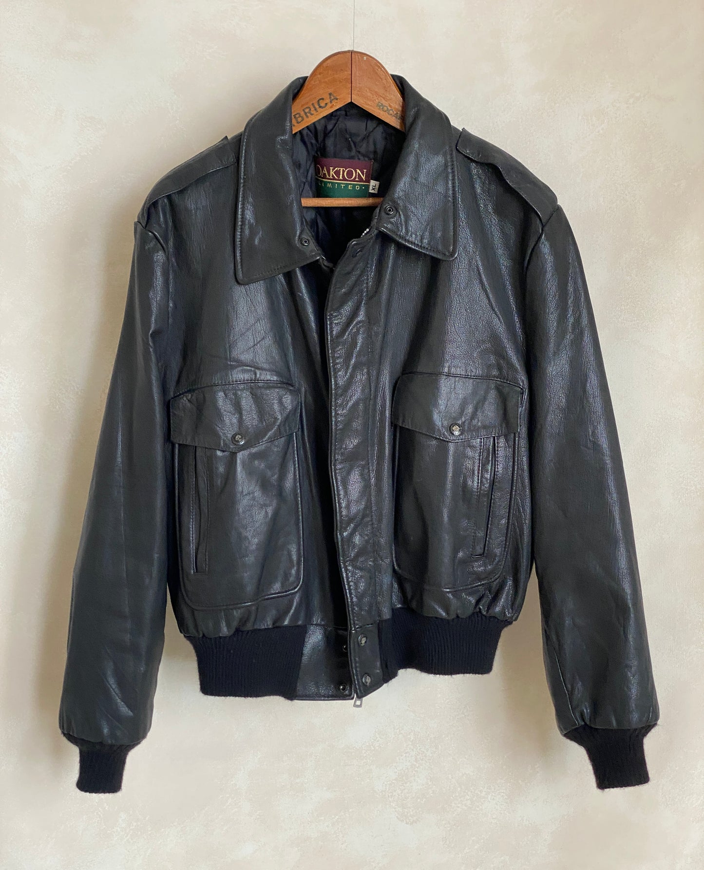 Size XL. Vintage Black leather bomber Flight Jacket Aviator