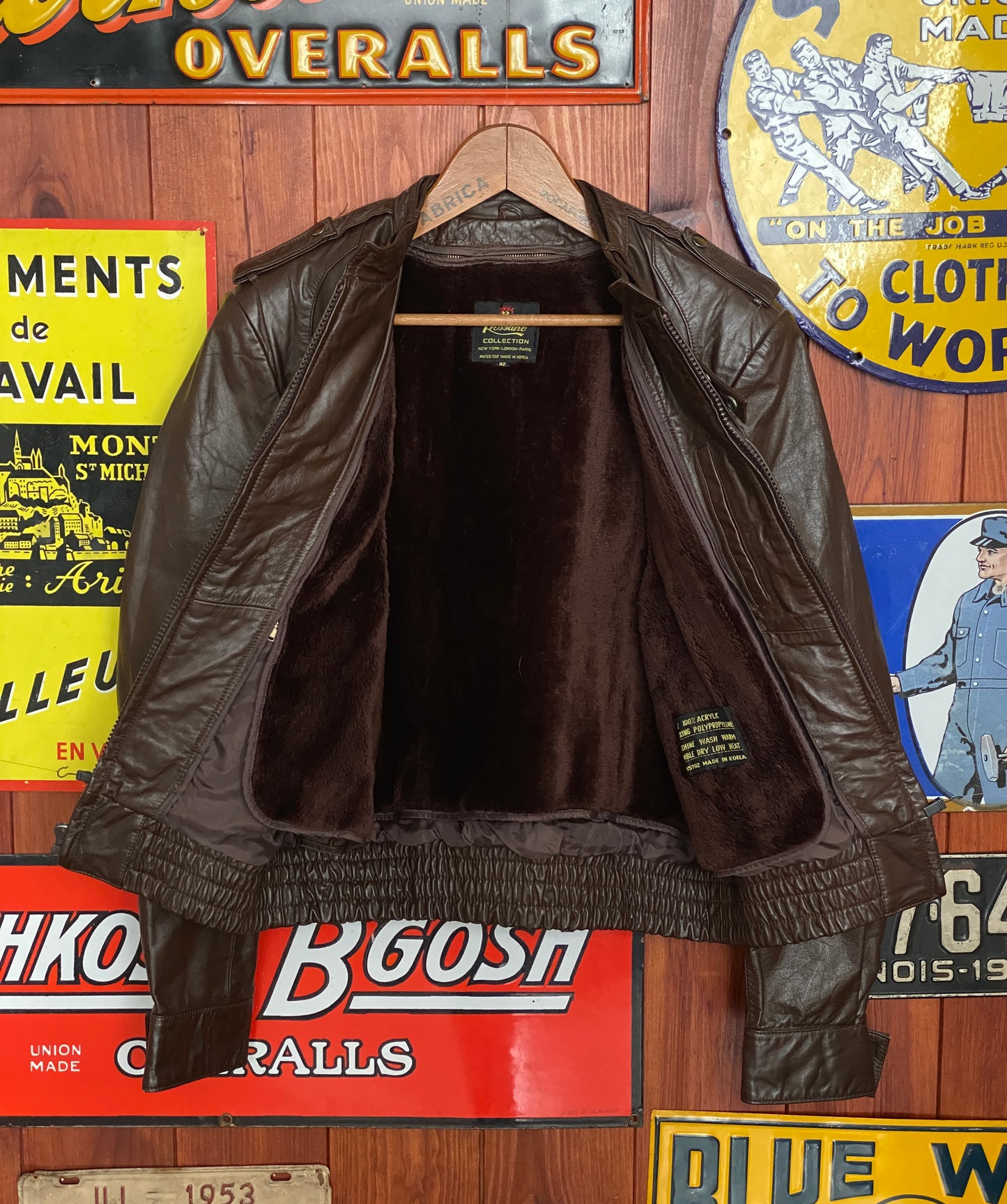 Vintage 70s leather jacket, size 42US (52 EU) - Retro style with quality craftsmanship.
