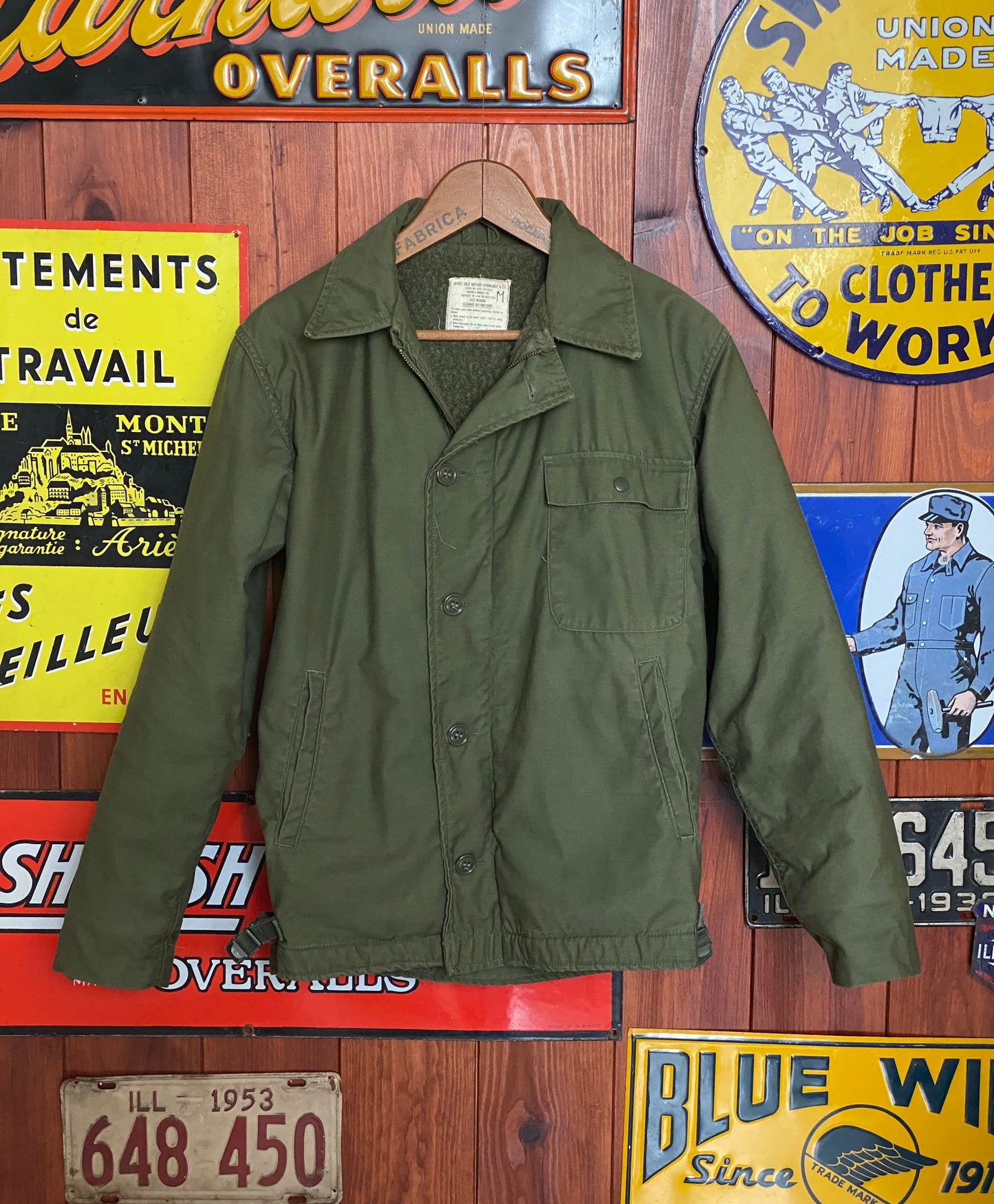 Medium . Authentic Vintage 1968 A2 US Navy deck jacket. USN