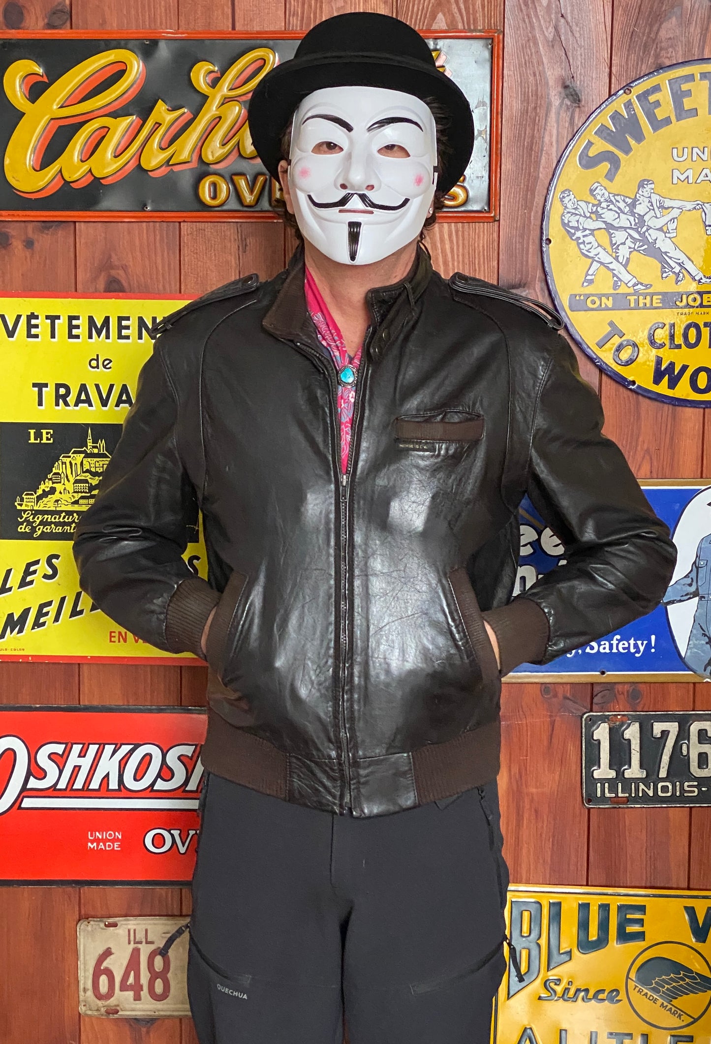 Vintage grey leather Members Only jacket, size 38US / 48EU - Timeless style and superior craftsmanship.
