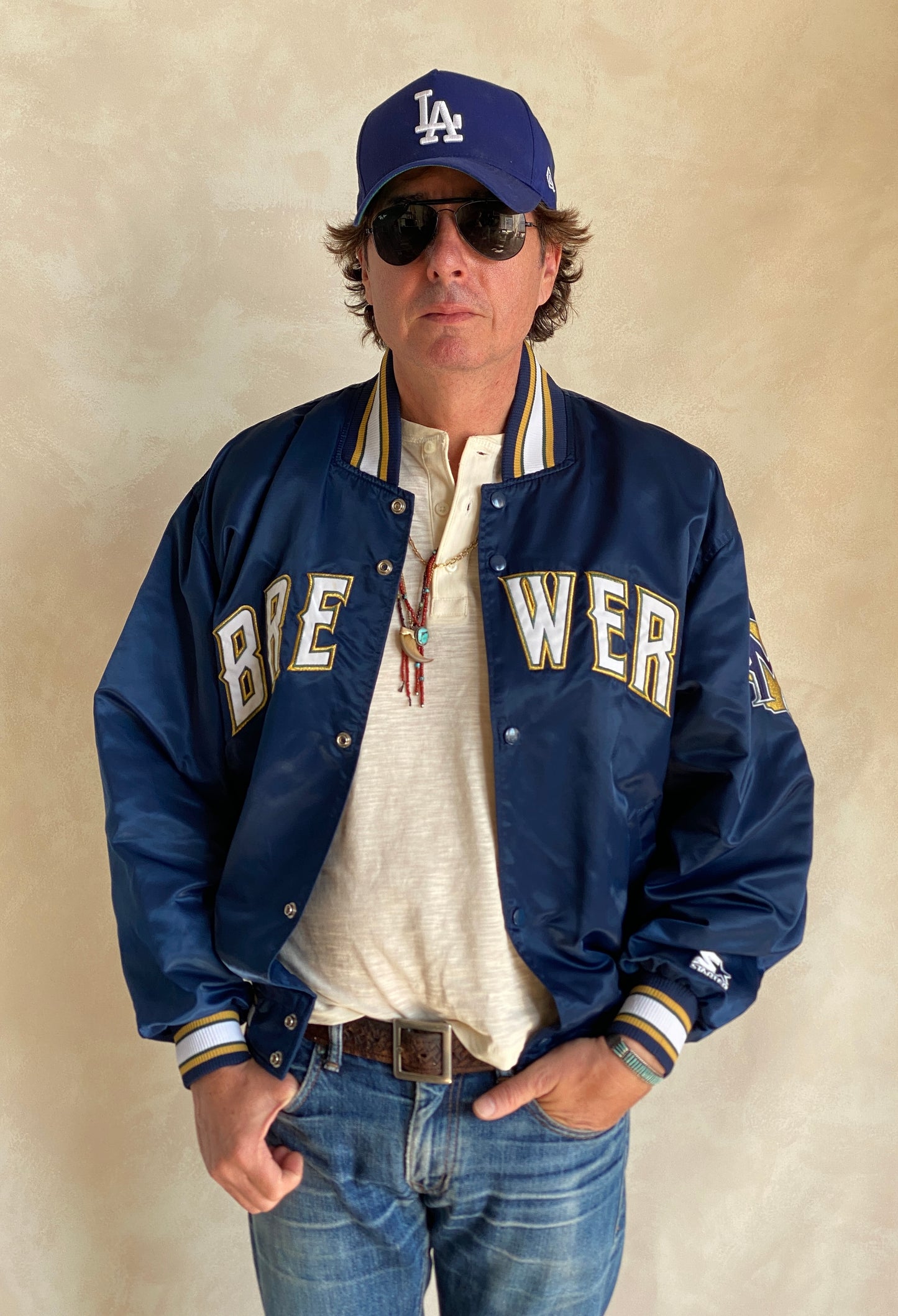 Size Large . 80s Vintage starter Brewers jacket