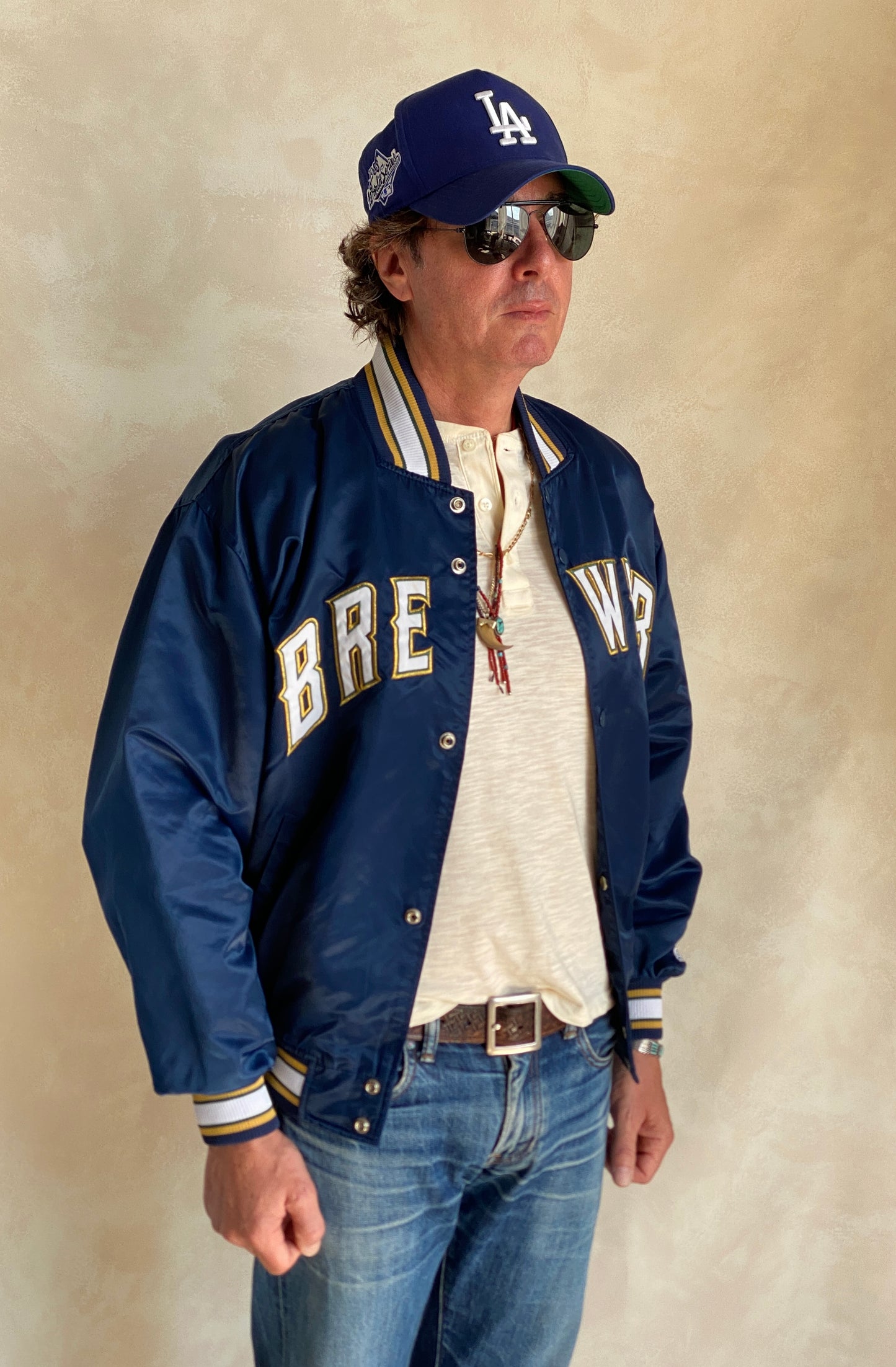 Size Large . 80s Vintage starter Brewers jacket