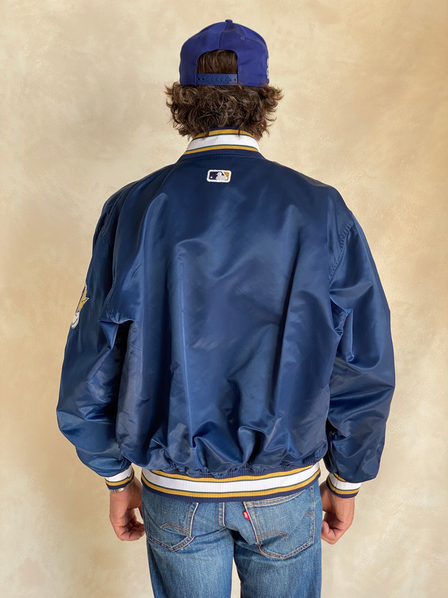 Size Large . 80s Vintage starter Brewers jacket