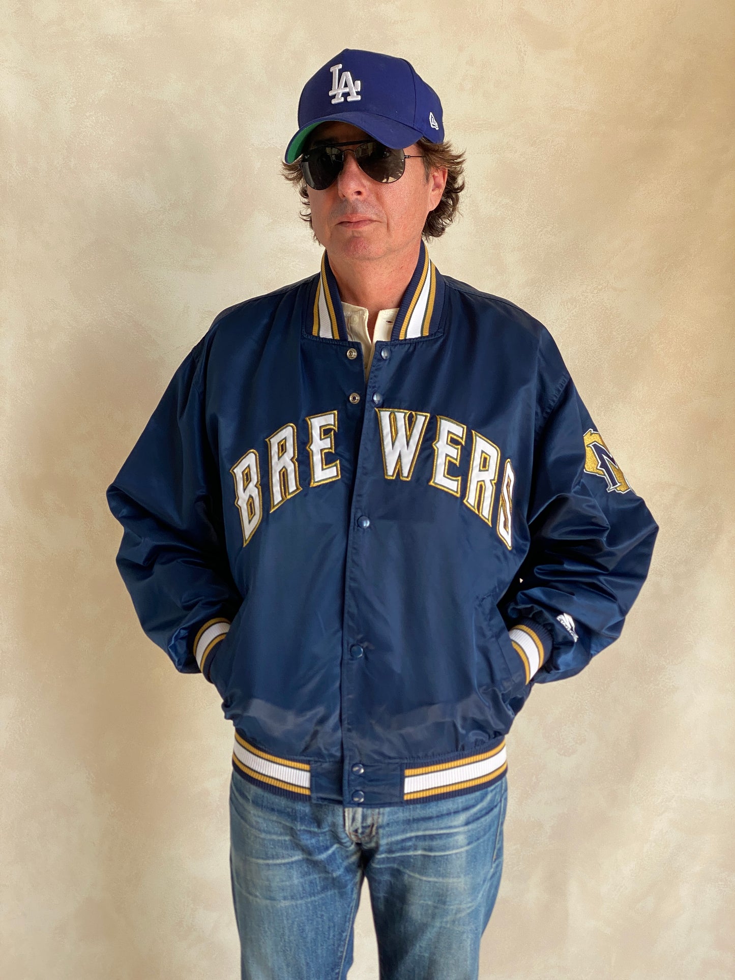 Size Large . 80s Vintage starter Brewers jacket