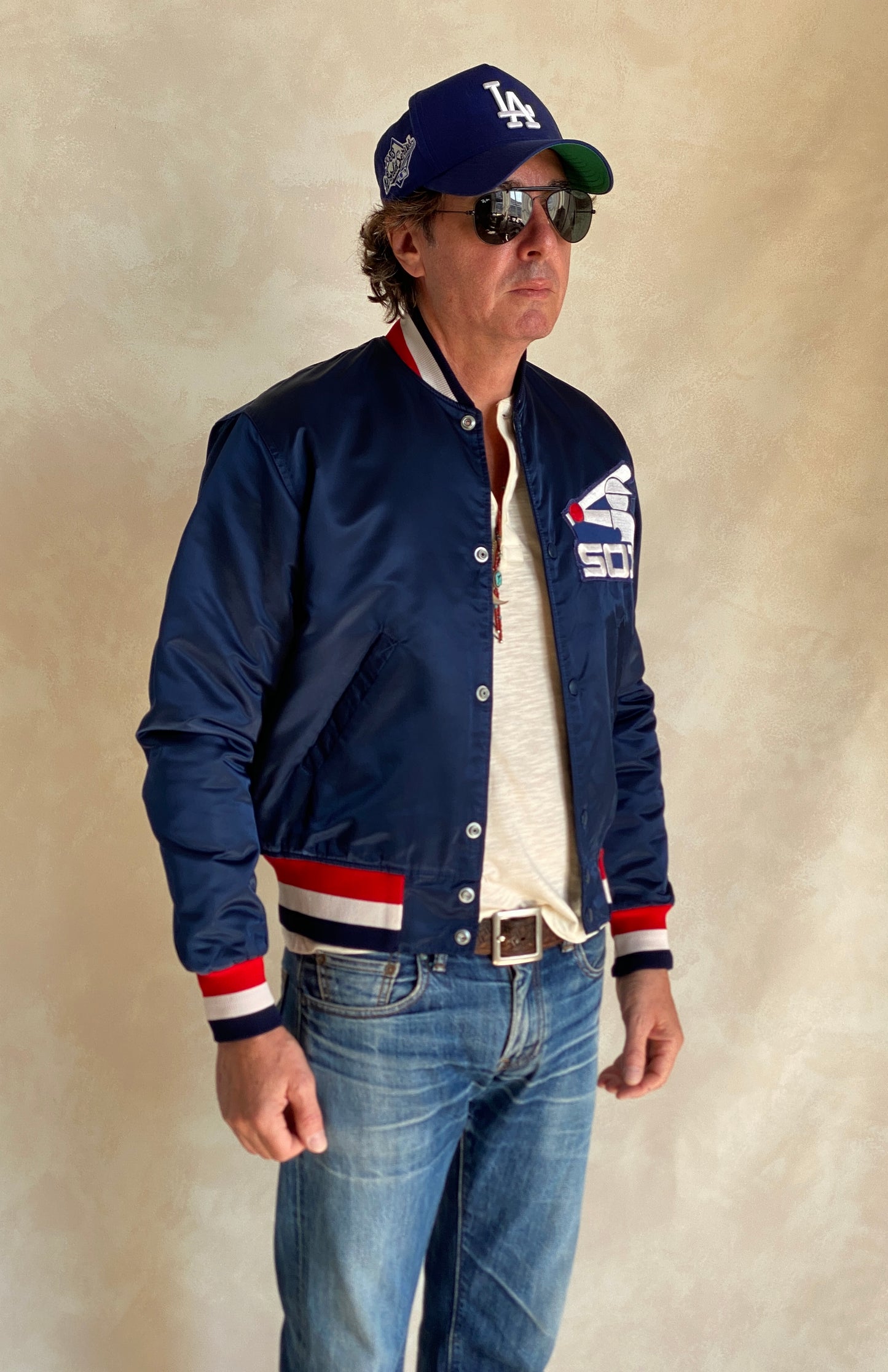 Size Small . Vintage White Sox Starter jacket Made In USA