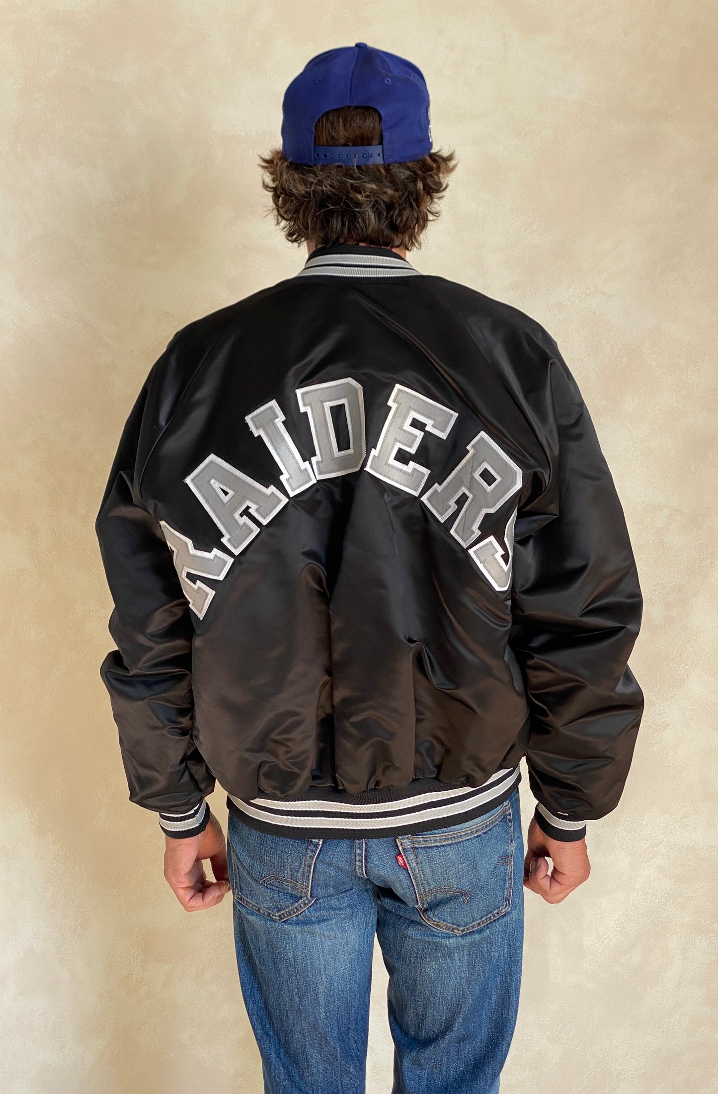 Size Large. Chalkline Los Angeles KINGS satin jacket Made in USA