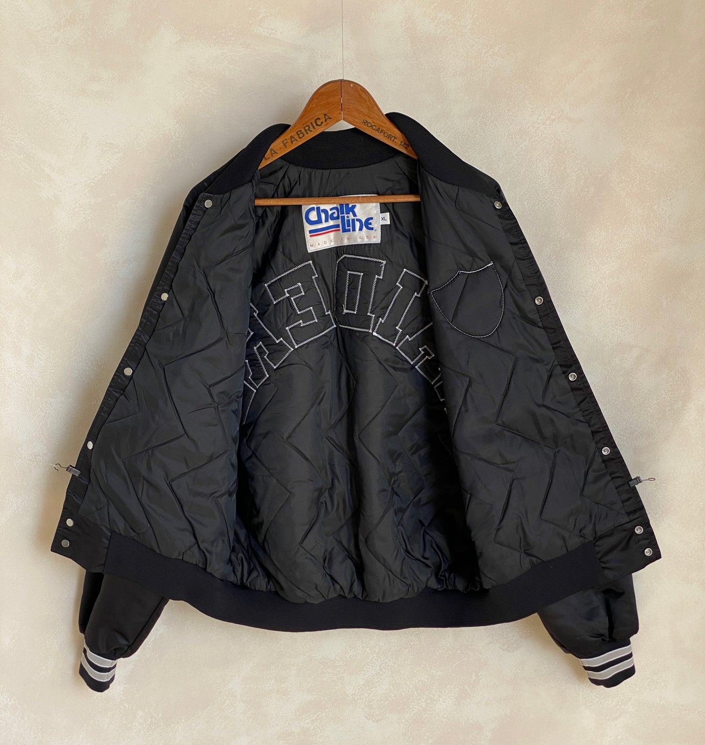 Size Large. Chalkline Los Angeles KINGS satin jacket Made in USA