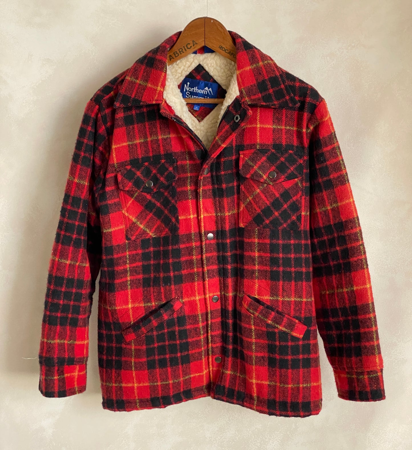 size Medium. 90s Plaid jacket with sherpa lining