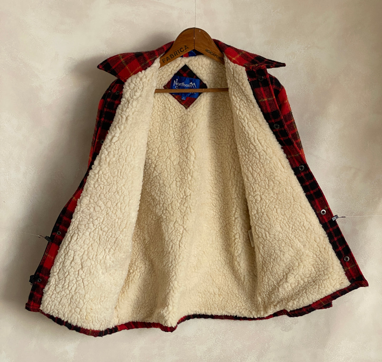 size Medium. 90s Plaid jacket with sherpa lining